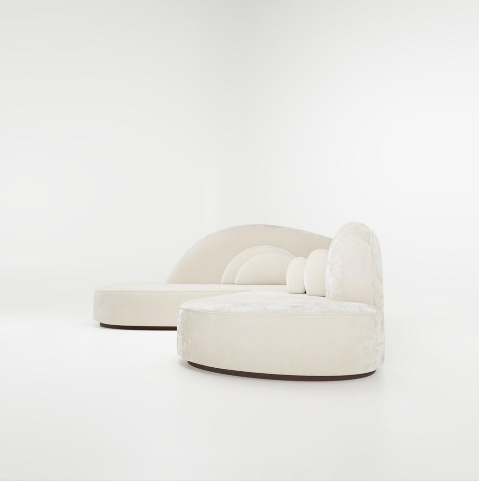 https://a.1stdibscdn.com/illusion-curved-corner-sofa-in-high-performing-ecru-velvet-for-sale-picture-3/f_27693/f_440886221742242642039/image_master.jpg