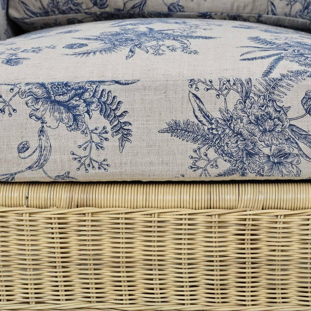 https://a.1stdibscdn.com/french-country-rattan-wingback-armchair-for-sale-picture-8/f_8038/f_484862121769465270910/images7_master.jpg