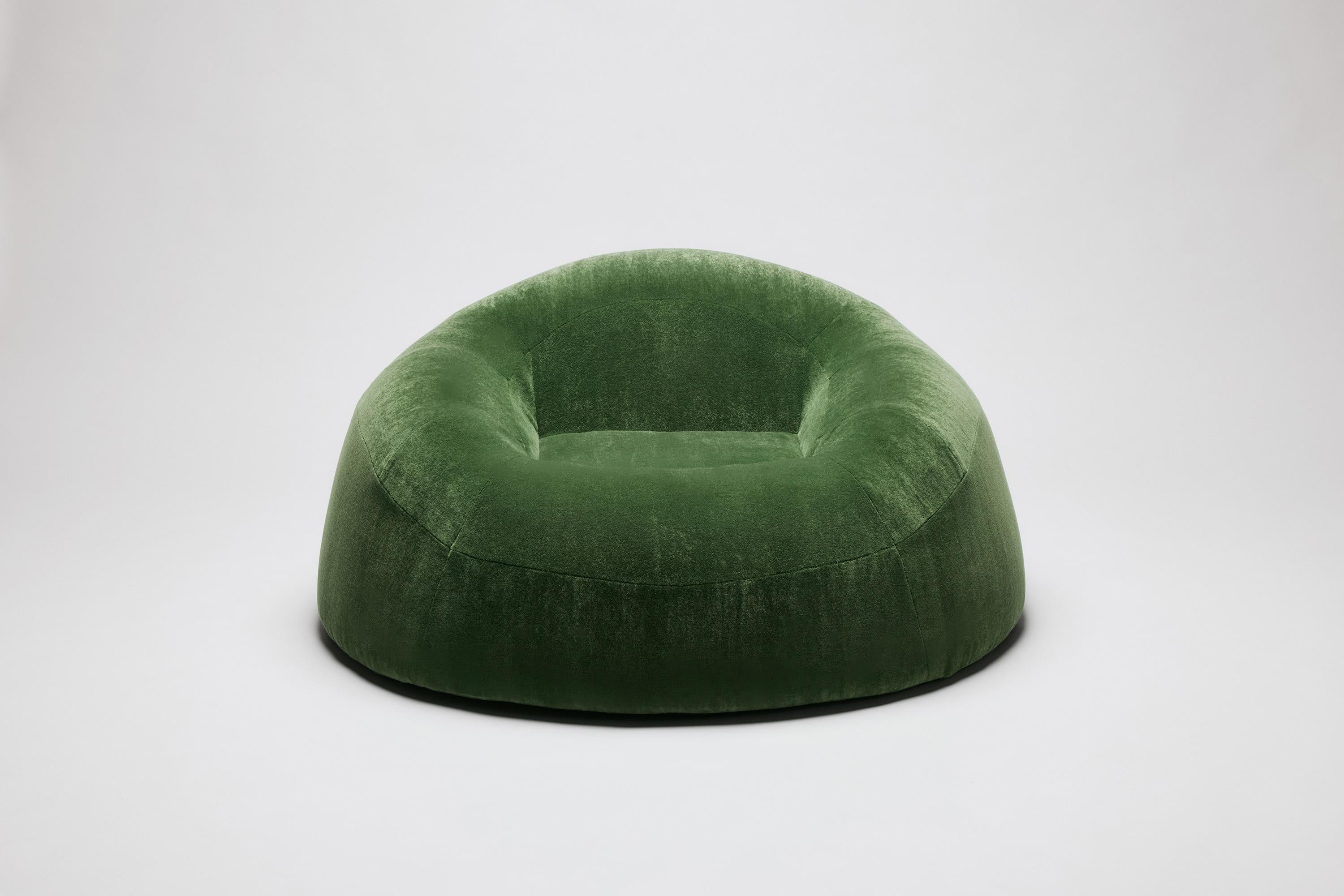 https://a.1stdibscdn.com/the-hill-biomorphic-shape-green-chair-in-mohair-si-vis-pacem-by-stefon-diggs-for-sale-picture-10/f_55372/f_484388421769035915530/img_3392_master.jpg