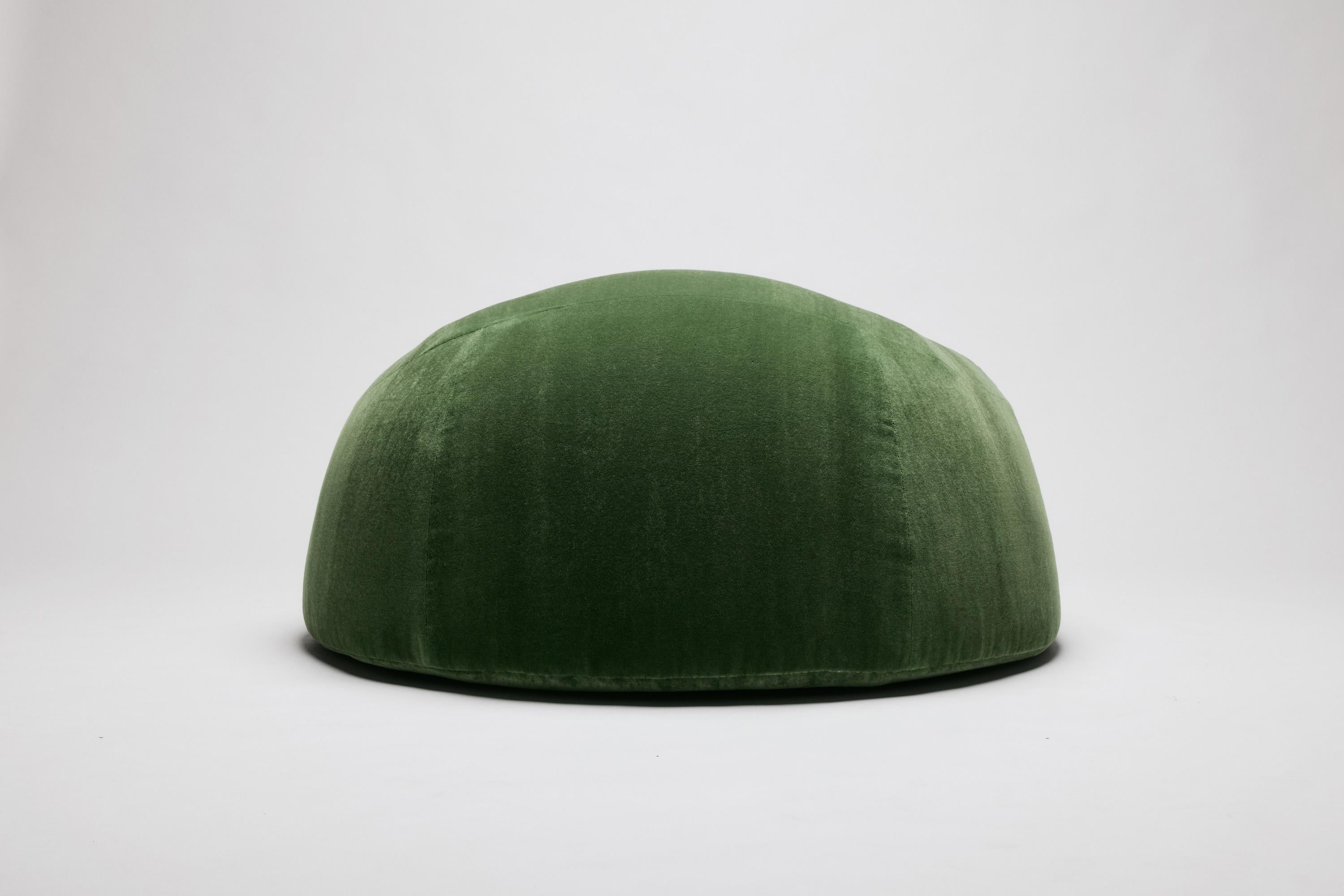 https://a.1stdibscdn.com/the-hill-biomorphic-shape-green-chair-in-mohair-si-vis-pacem-by-stefon-diggs-for-sale-picture-9/f_55372/f_484388421769035915563/img_3405_master.jpg
