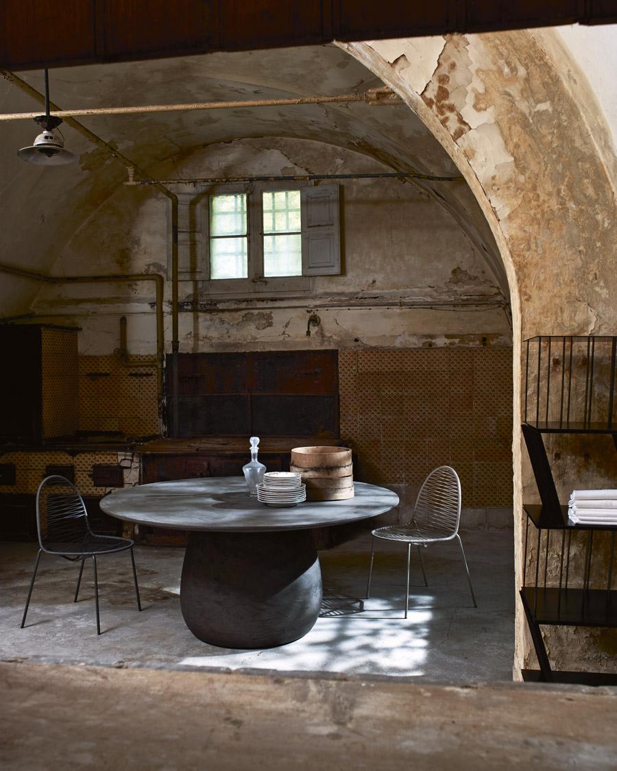 https://a.1stdibscdn.com/21st-century-ce-studio-dining-table-rigid-polystyrene-artisan-lava-stone-finish-for-sale-picture-5/f_54792/f_220736921611183332873/incontro_tavolo2_master.jpg