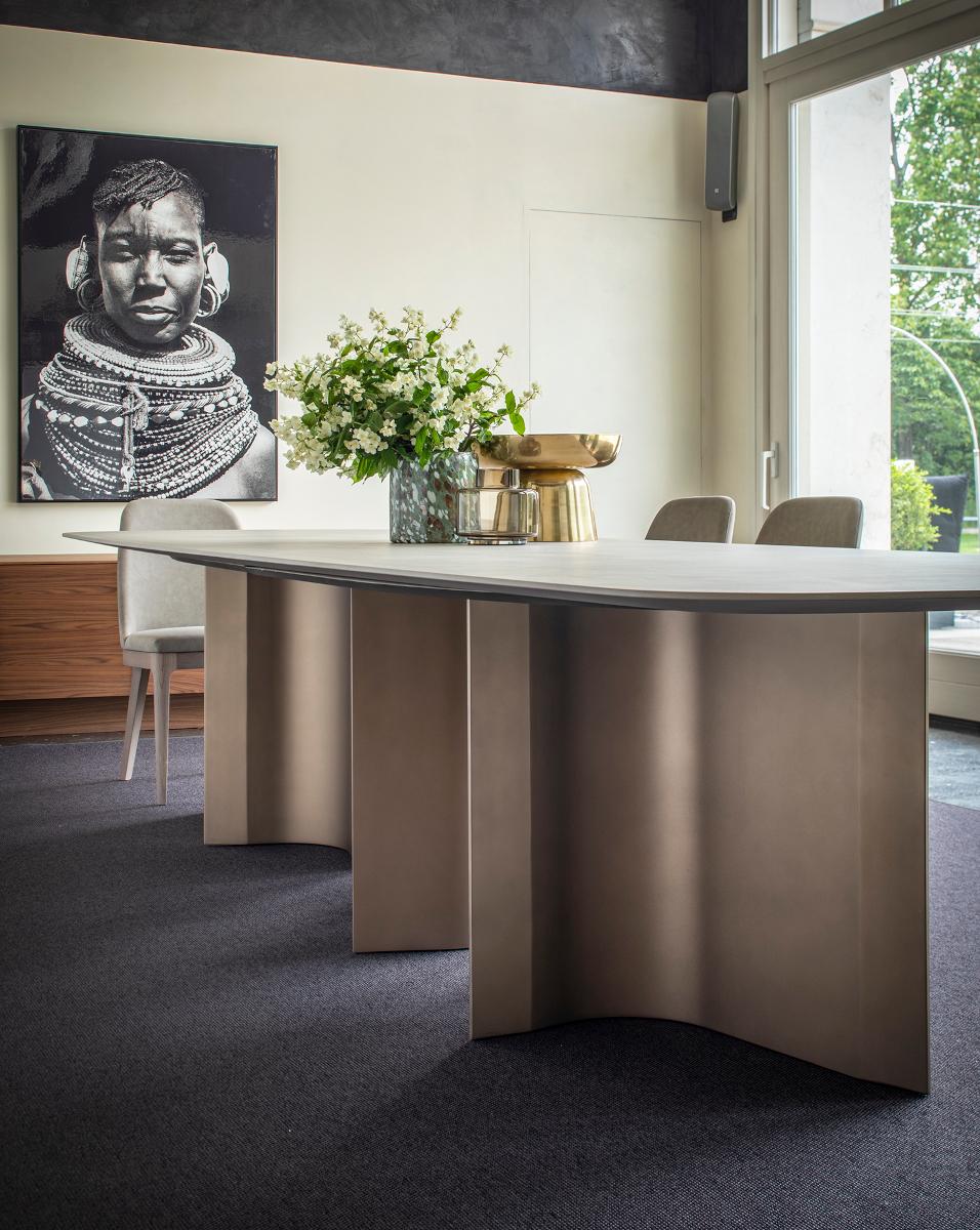 https://a.1stdibscdn.com/contemporary-table-wood-clay-and-bronzo-lacquered-by-studio-oxi-for-sale-picture-4/f_56232/f_378578821704812354042/interna8location10000075_IMMAGINE_2_1ST_DIBS_master.jpg