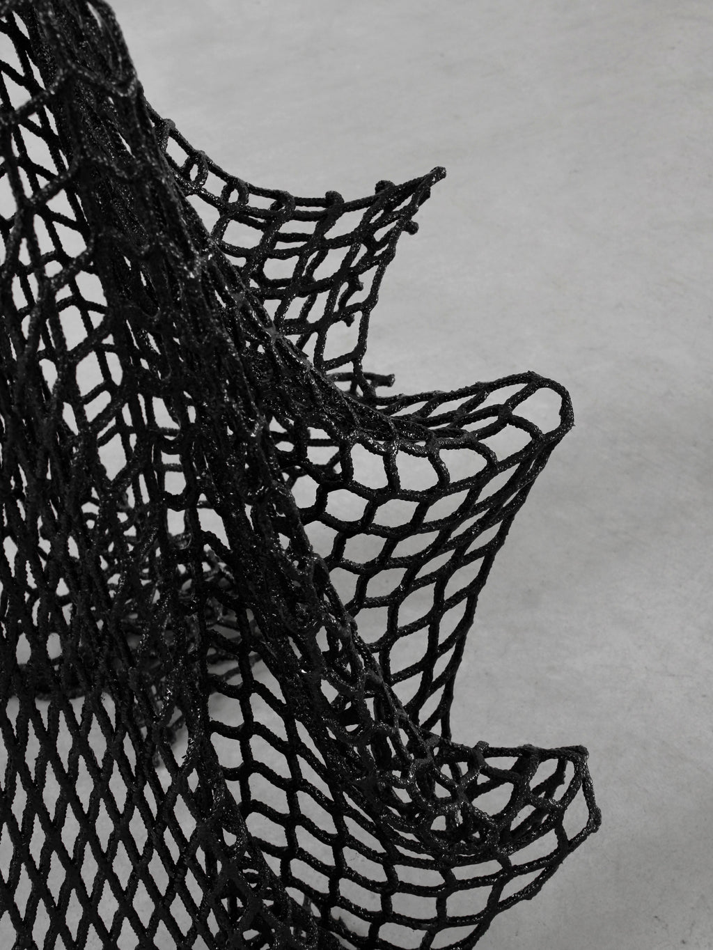 https://a.1stdibscdn.com/breeze-chair-made-with-reused-nets-and-epoxy-resin-by-iranzo-for-sale-picture-3/f_69342/f_492289621773482859443/iranzo_breezechair_detail1_HR_master.jpg
