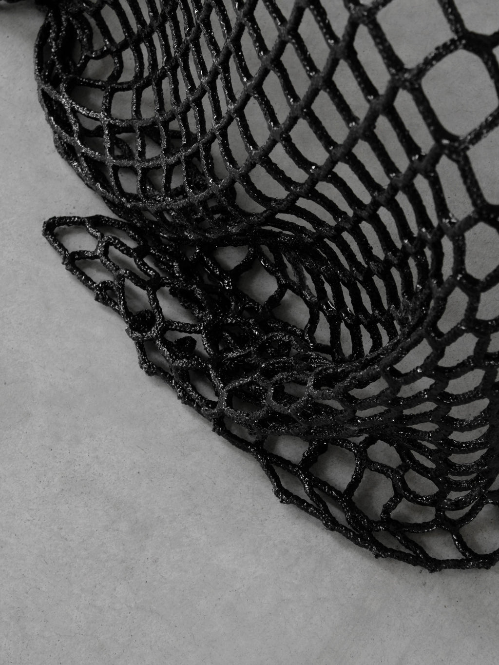 https://a.1stdibscdn.com/breeze-chair-made-with-reused-nets-and-epoxy-resin-by-iranzo-for-sale-picture-4/f_69342/f_492289621773482859339/iranzo_breezechair_detail2_HR_master.jpg