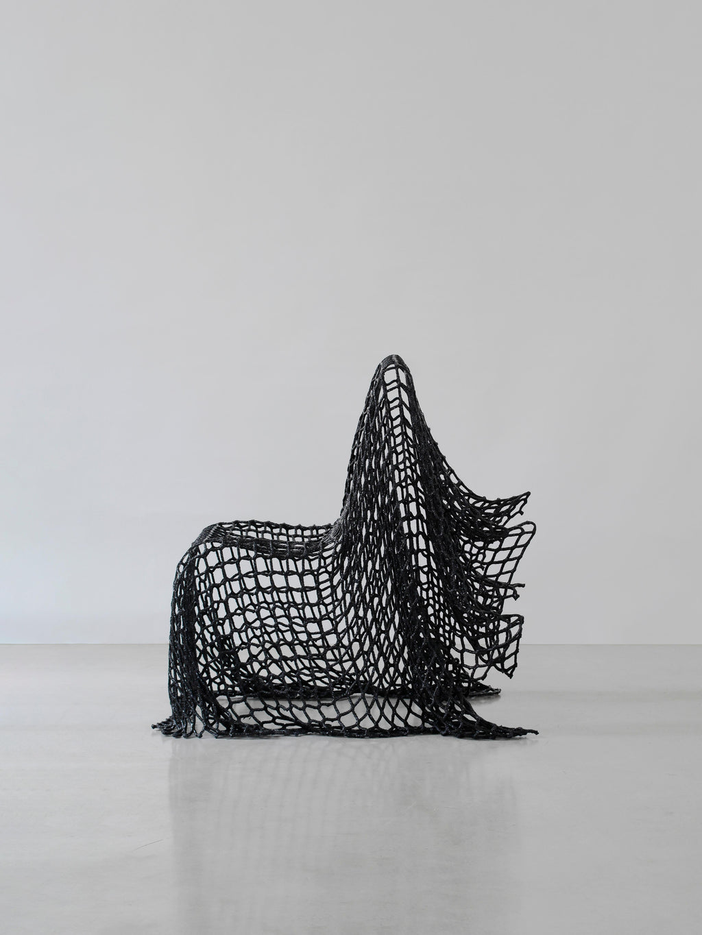 https://a.1stdibscdn.com/breeze-chair-made-with-reused-nets-and-epoxy-resin-by-iranzo-for-sale-picture-6/f_69342/f_492289621773482859304/iranzo_breezechair_side_HR_master.jpg