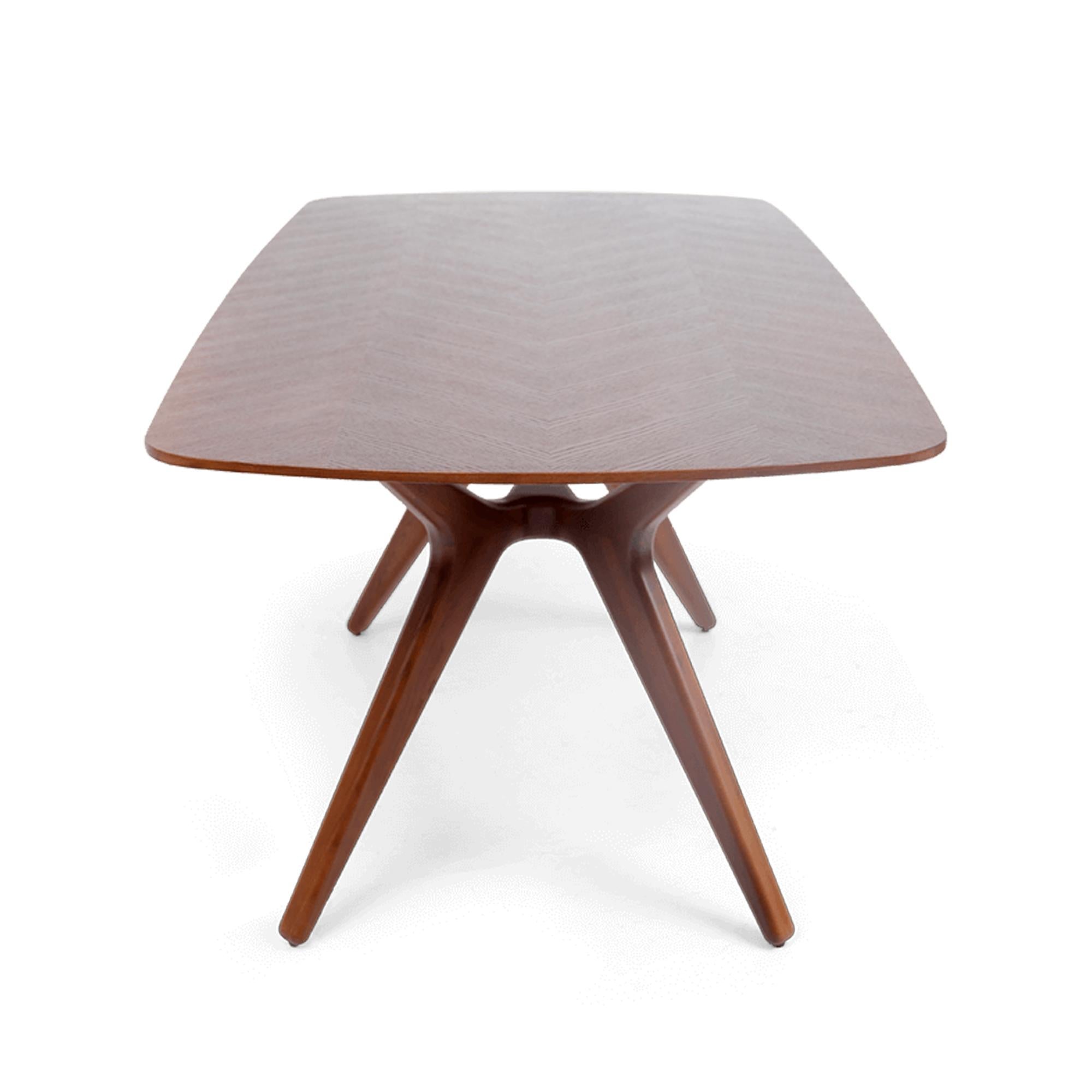https://a.1stdibscdn.com/mid-century-modern-wooden-dining-table-in-walnut-for-sale-picture-8/f_55202/f_288897421658824080418/j_galds_3_master.jpg