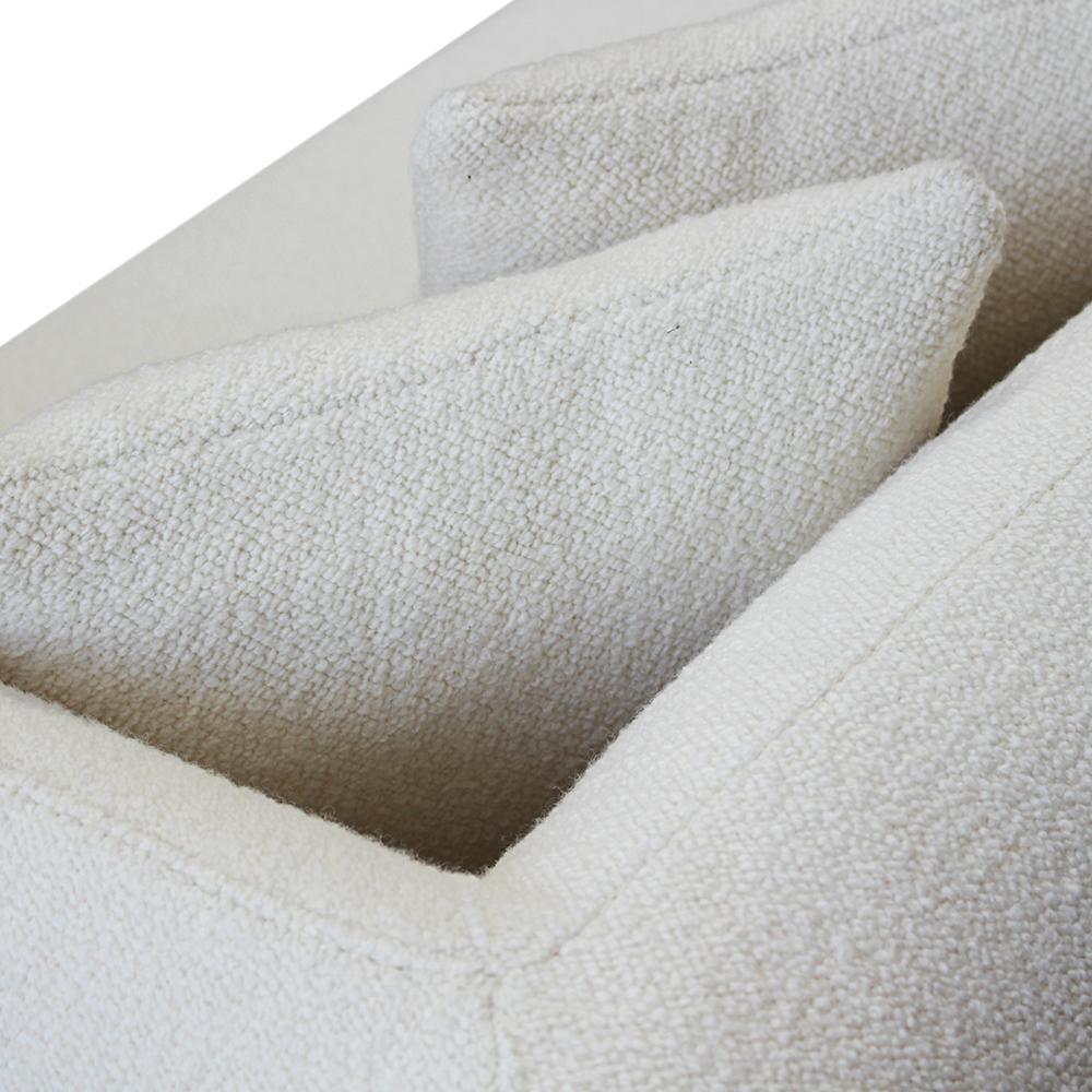https://a.1stdibscdn.com/jacob-for-sale-picture-3/f_53522/f_197848021594224194355/jacob_sofa_collector_1_master.jpg