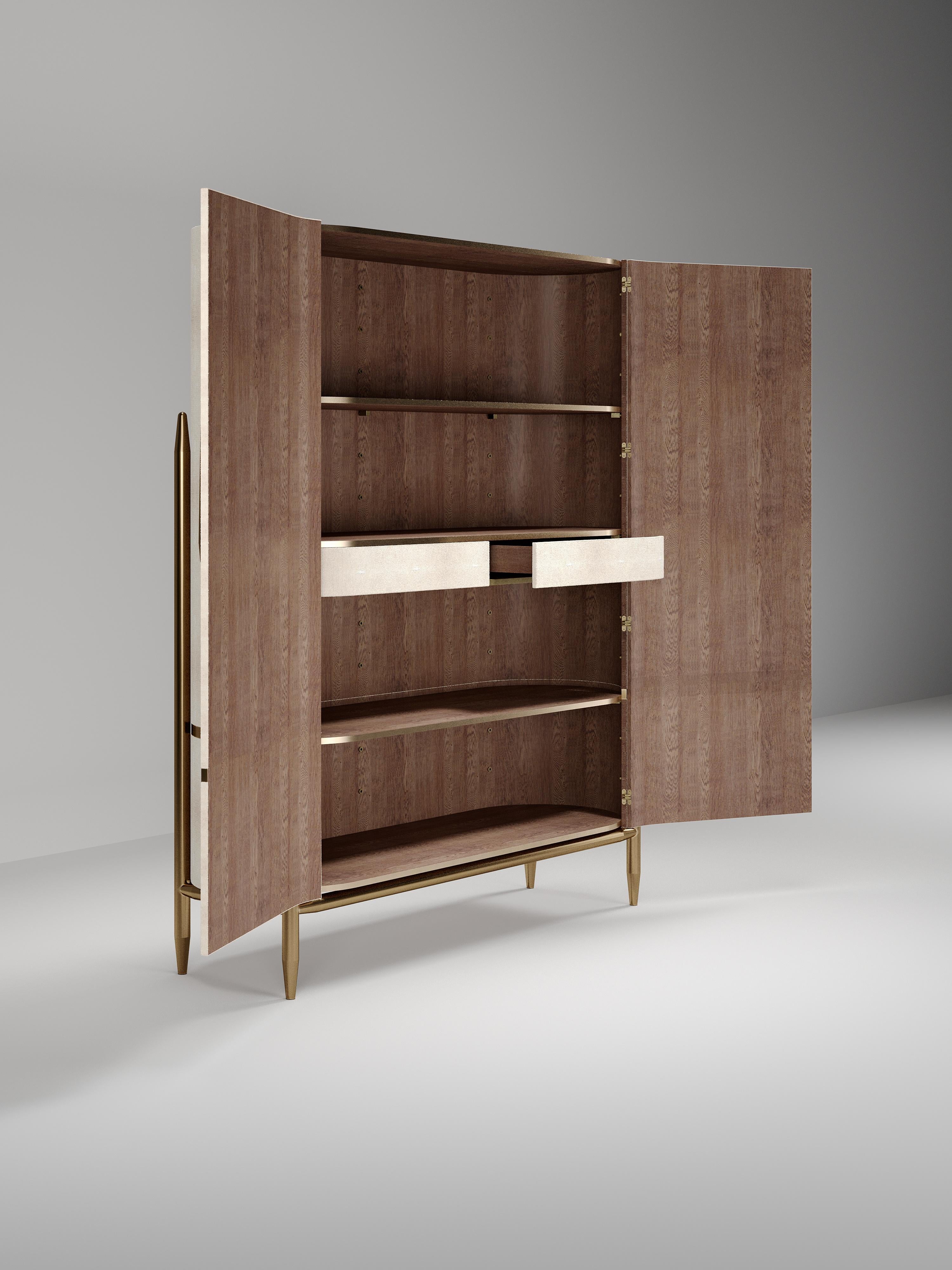 https://a.1stdibscdn.com/shagreen-cabinet-with-brass-accents-by-kifu-paris-for-sale-picture-9/f_45491/f_284266021651116135383/jh0000_master.jpg