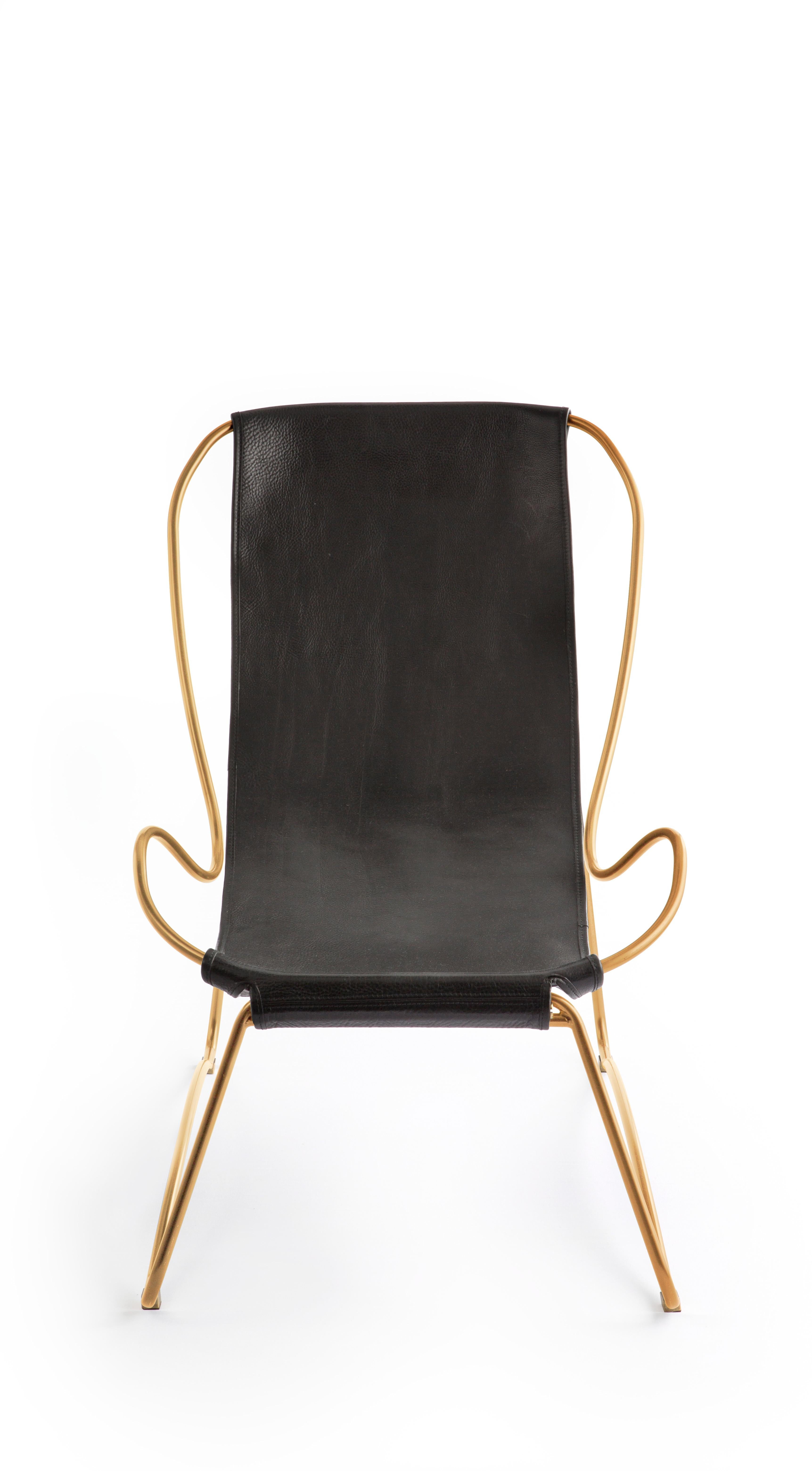 https://a.1stdibscdn.com/set-chaise-longue-footstool-brass-steel-and-black-leather-contemporary-style-for-sale-picture-2/f_40561/f_212056321623844560013/jovervalls_hug_chaise_lounge_footstool_AgedBrass_Black_4__master.jpg