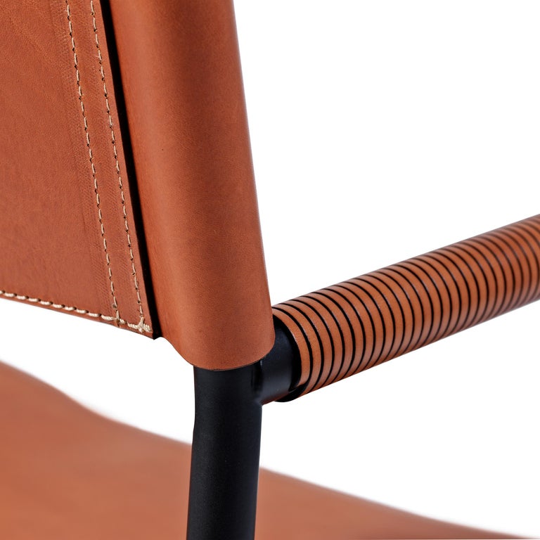 https://a.1stdibscdn.com/set-of-6-repose-barstool-w-backrest-natural-tan-saddle-black-rubbered-metal-for-sale-picture-11/f_40561/f_303567721662728656453/jovervalls_repose_armchair_naturaltobacco_blackpowder_detail_9__master.jpg?width=768