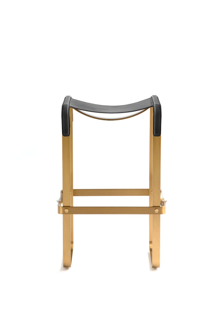 https://a.1stdibscdn.com/set-of-3-bar-stool-aged-brass-steel-black-saddle-contemporary-style-for-sale-picture-4/f_40561/f_251553621630596457370/jovervalls_wanderlust_baststool_agebrass_black_tonesurtone_2__master.jpg?width=768