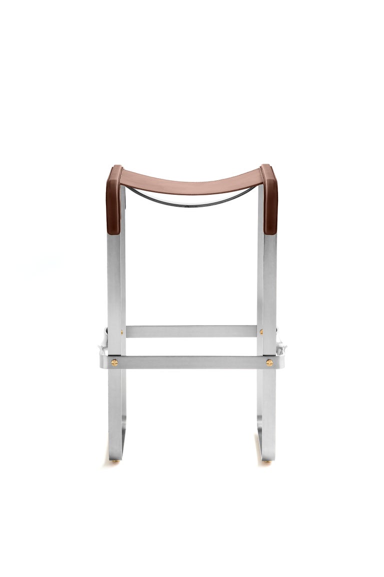 https://a.1stdibscdn.com/set-of-2-bar-stool-silver-aged-steel-dark-brown-saddle-contemporary-style-for-sale-picture-3/f_40561/f_251226221630421766983/jovervalls_wanderlust_baststool_silveraged_darkbrown_tonesurtone_2__master.jpg?width=768