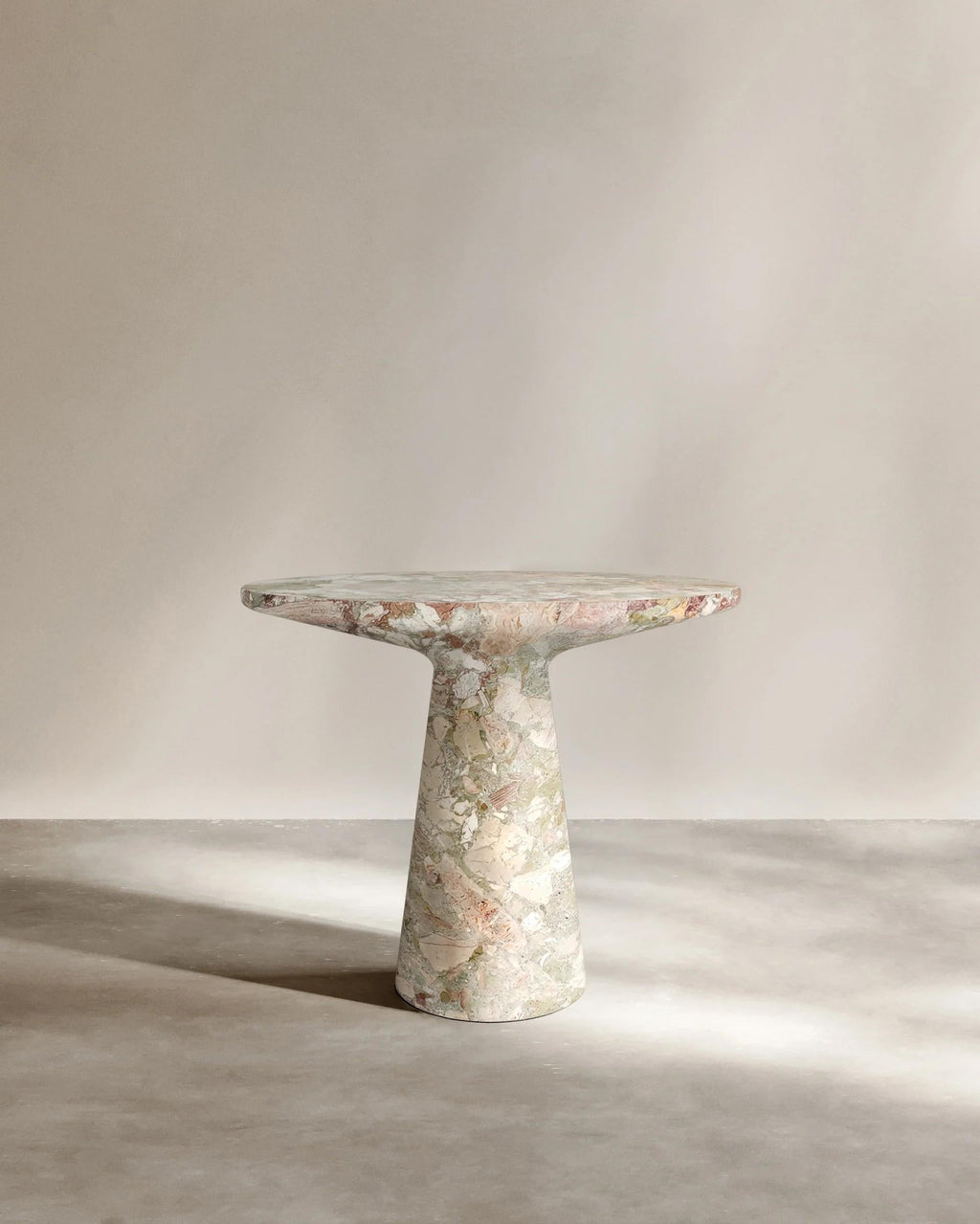 https://a.1stdibscdn.com/paloma-editions-jude-low-table-ii-verde-breccia-marble-for-sale-picture-4/f_106592/f_470485221760487027009/judelowtabll_ed9cb340_b744_4e25_afcf_039b52e0bfd6_master.jpeg