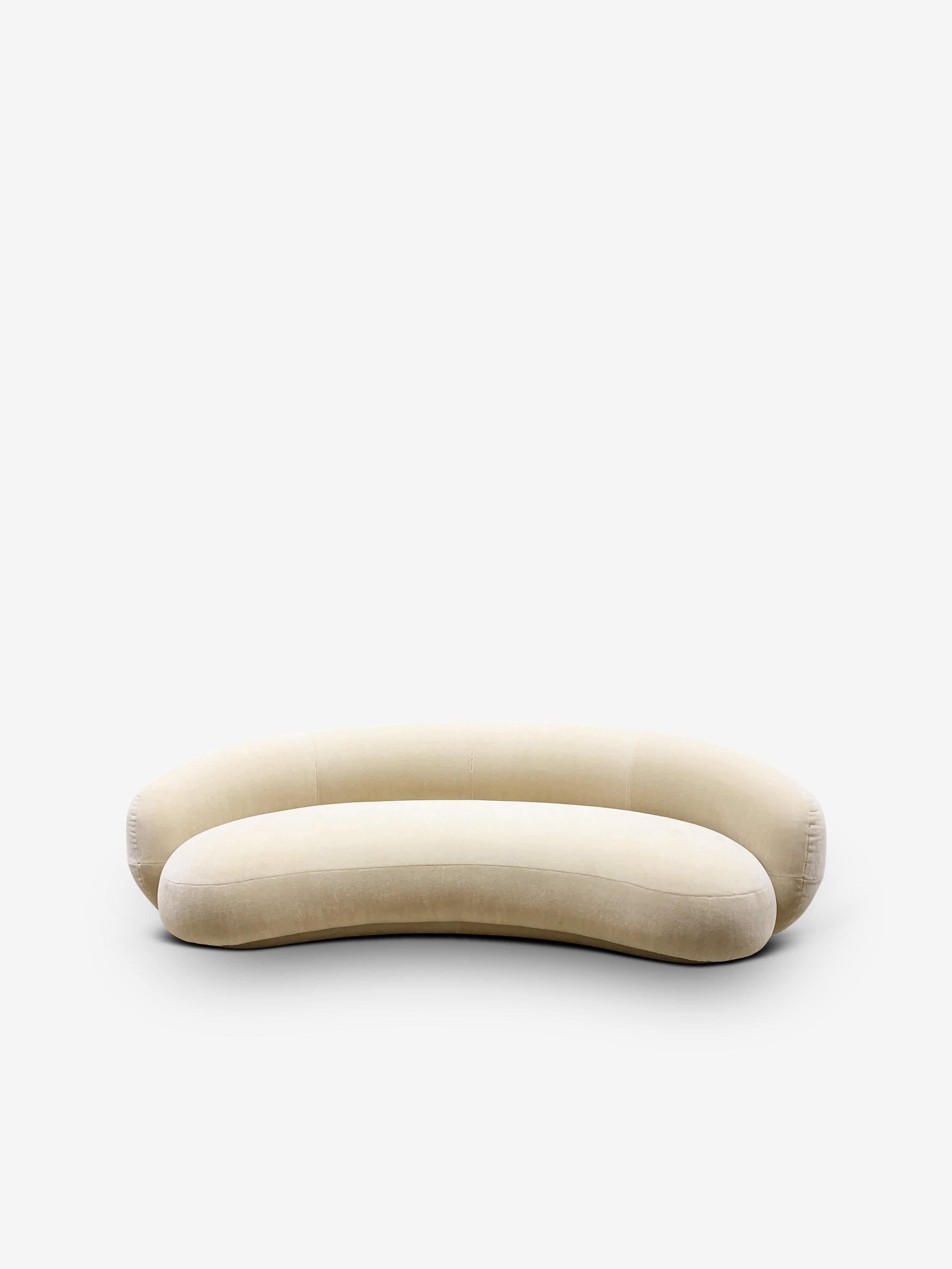https://a.1stdibscdn.com/julep-sofa-in-teddy-mohair-sable-by-tacchini-for-sale-picture-4/f_9409/f_310262821692104516275/julep_sofa_in_teddy_mohair_sable_by_tacchini_monc_xiii_36747387273446_1__master.jpg