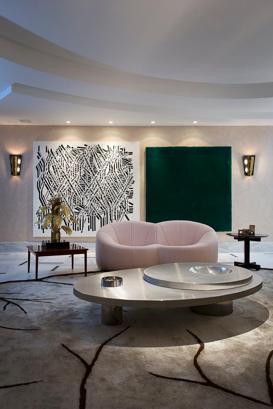 https://a.1stdibscdn.com/contemporary-futuristic-center-table-in-stainless-steel-for-sale-picture-6/f_39861/f_118309731535038635667/julianavasconcellos_mostrablack_3636_master.jpg