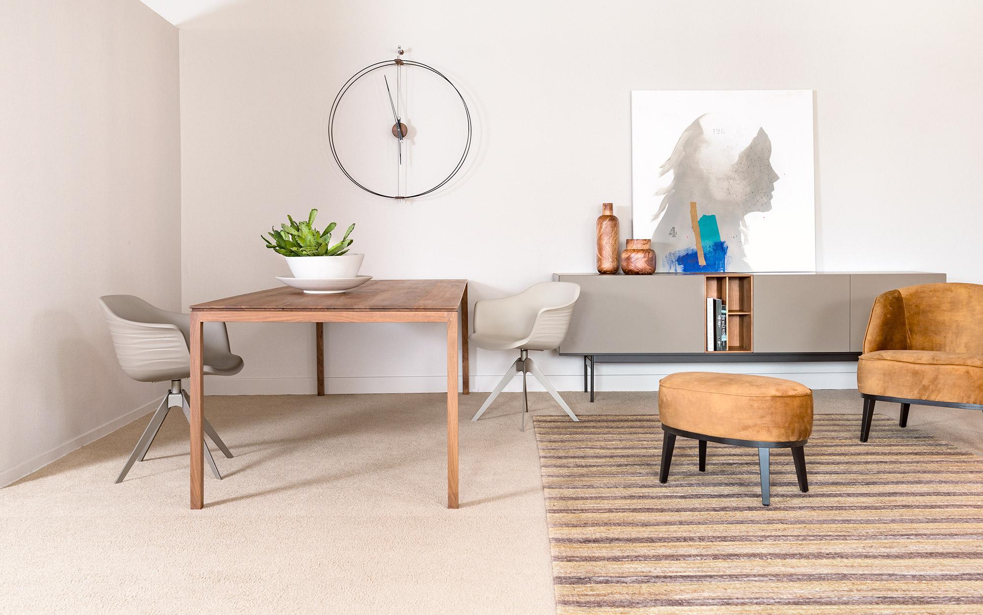 https://a.1stdibscdn.com/kluskens-mistral-dining-table-for-sale-picture-15/f_60392/f_383792321710514872582/kem_983_mistral_noten_sfeer_master.jpg