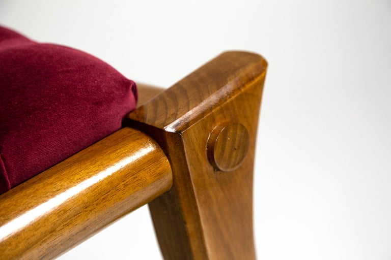 https://a.1stdibscdn.com/klismos-walnut-wood-saber-legs-black-velvet-dining-chairs-customizable-for-sale-picture-13/f_20723/f_242805221624480355191/klismos_10_master.jpg?width=768