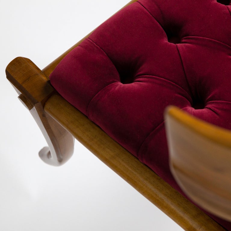 https://a.1stdibscdn.com/klismos-walnut-wood-leather-seats-saber-legs-dining-chairs-customizable-for-sale-picture-10/f_20723/f_235559421619603203074/klismos_4_master.jpg?width=768