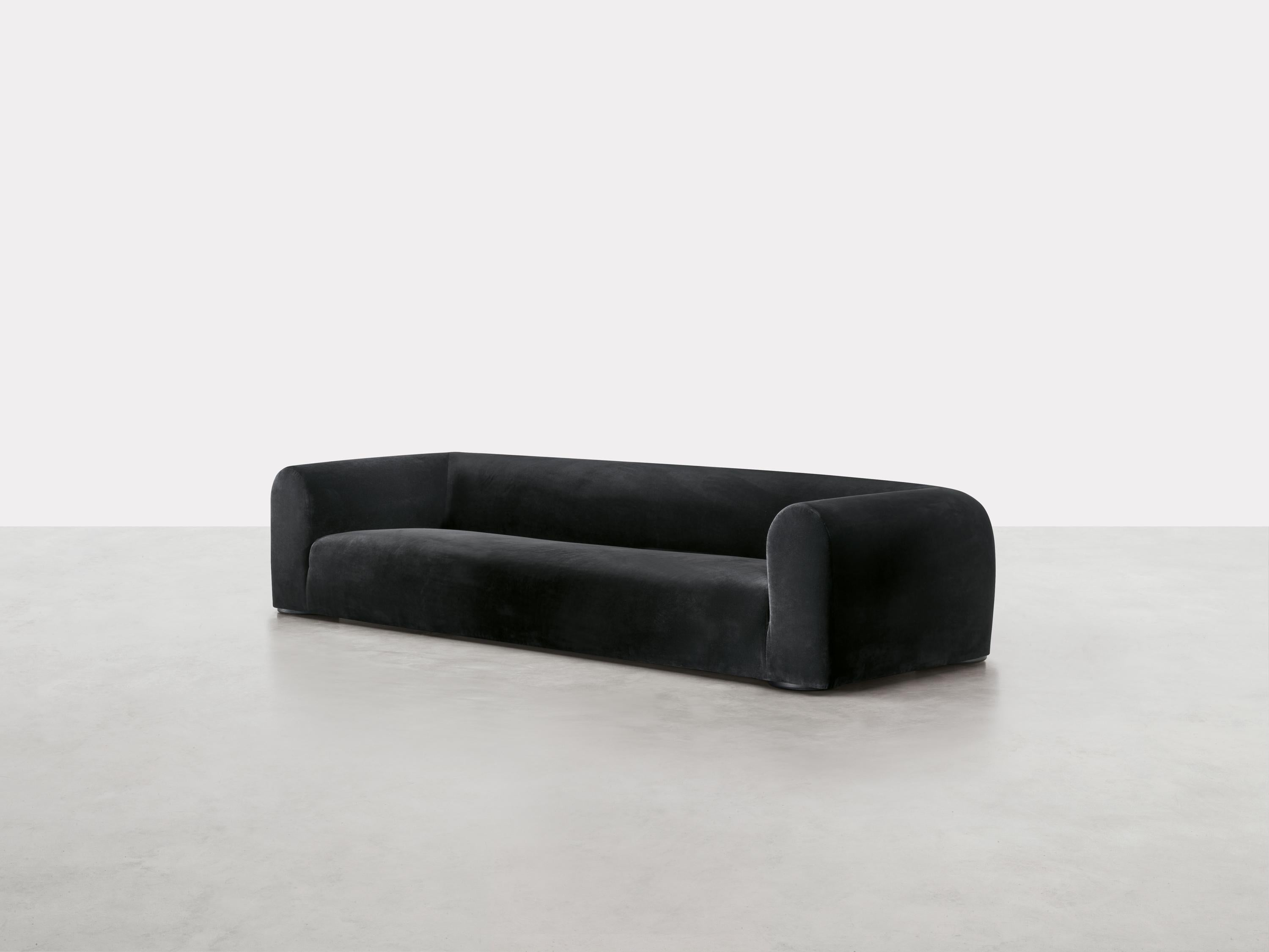 https://a.1stdibscdn.com/lambert-fully-lined-sofa-in-velvet-dainelli-studio-for-somaschini-italy-for-sale-picture-2/f_97422/f_413391921725529289410/lambert_sofa_black_side_master.jpg