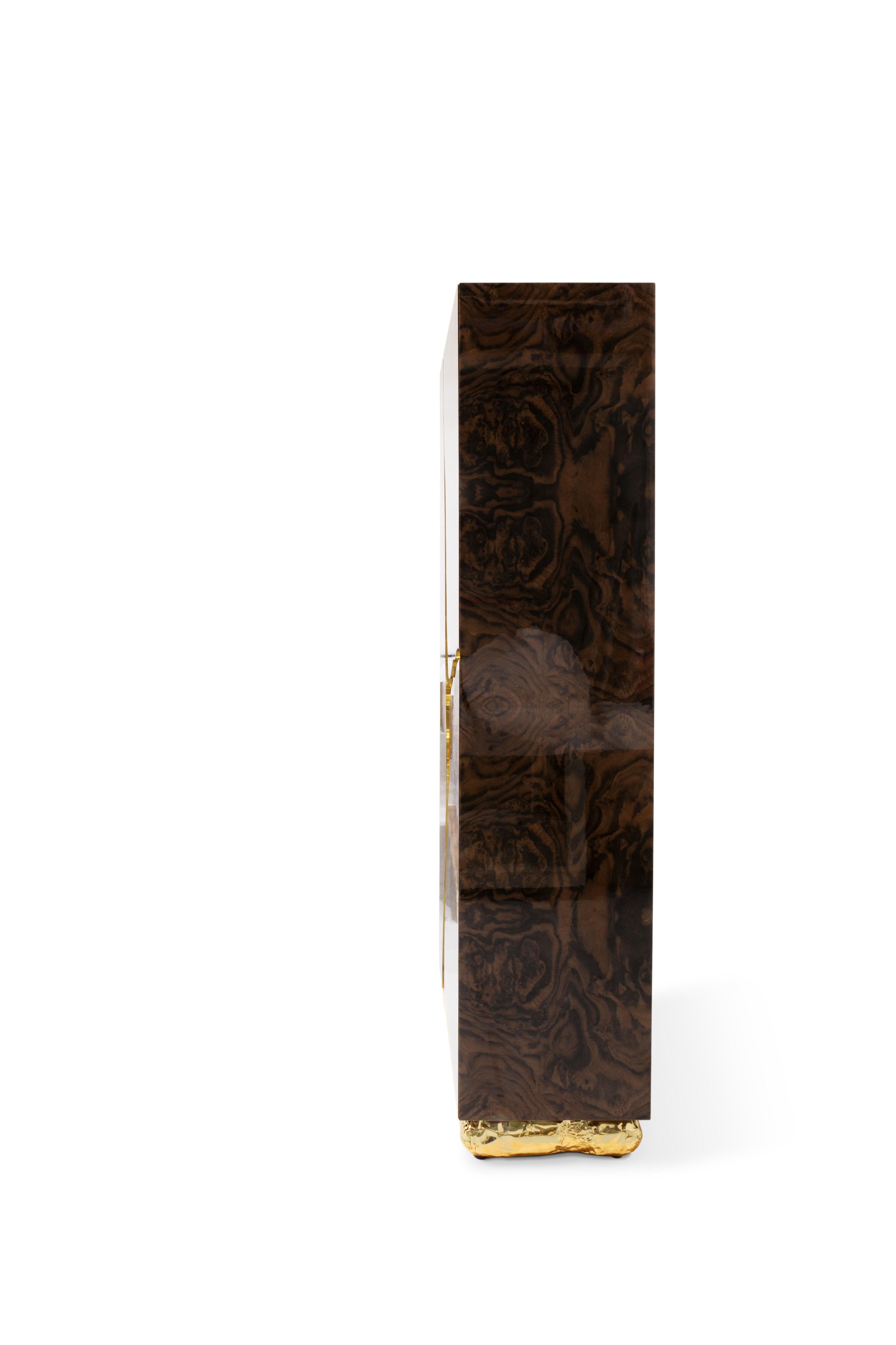 https://a.1stdibscdn.com/lapiaz-walnut-cabinet-for-sale-picture-7/f_98262/f_401294821718102953469/lapiaz_walnut_cabinet_07_master.jpg
