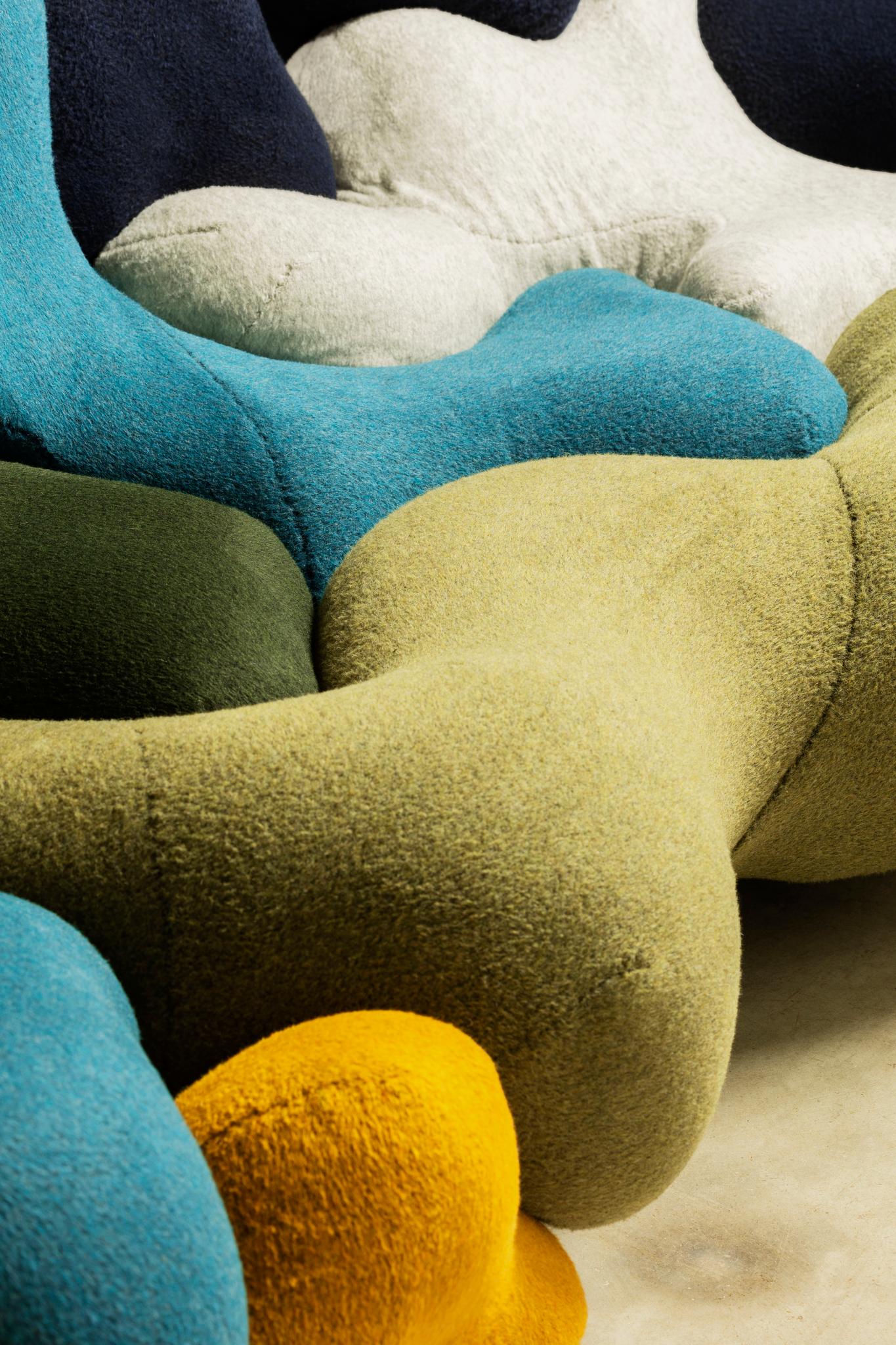 https://a.1stdibscdn.com/misha-kahn-mole-eats-worm-sofa-for-sale-picture-4/f_10268/f_360764421694199151601/large_Kahn_Mole_Eats_Worm_11_edfd98e565e72d33_master.jpg