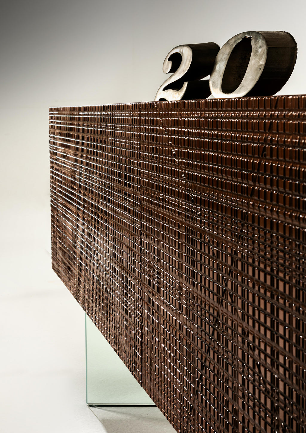 https://a.1stdibscdn.com/laurameroni-limited-edition-maxima-sideboard-in-burnished-copper-liquid-metal-for-sale-picture-2/f_52792/f_243616721625066137560/laurameroni_bd51_maxima_sideboard_02_master.jpg
