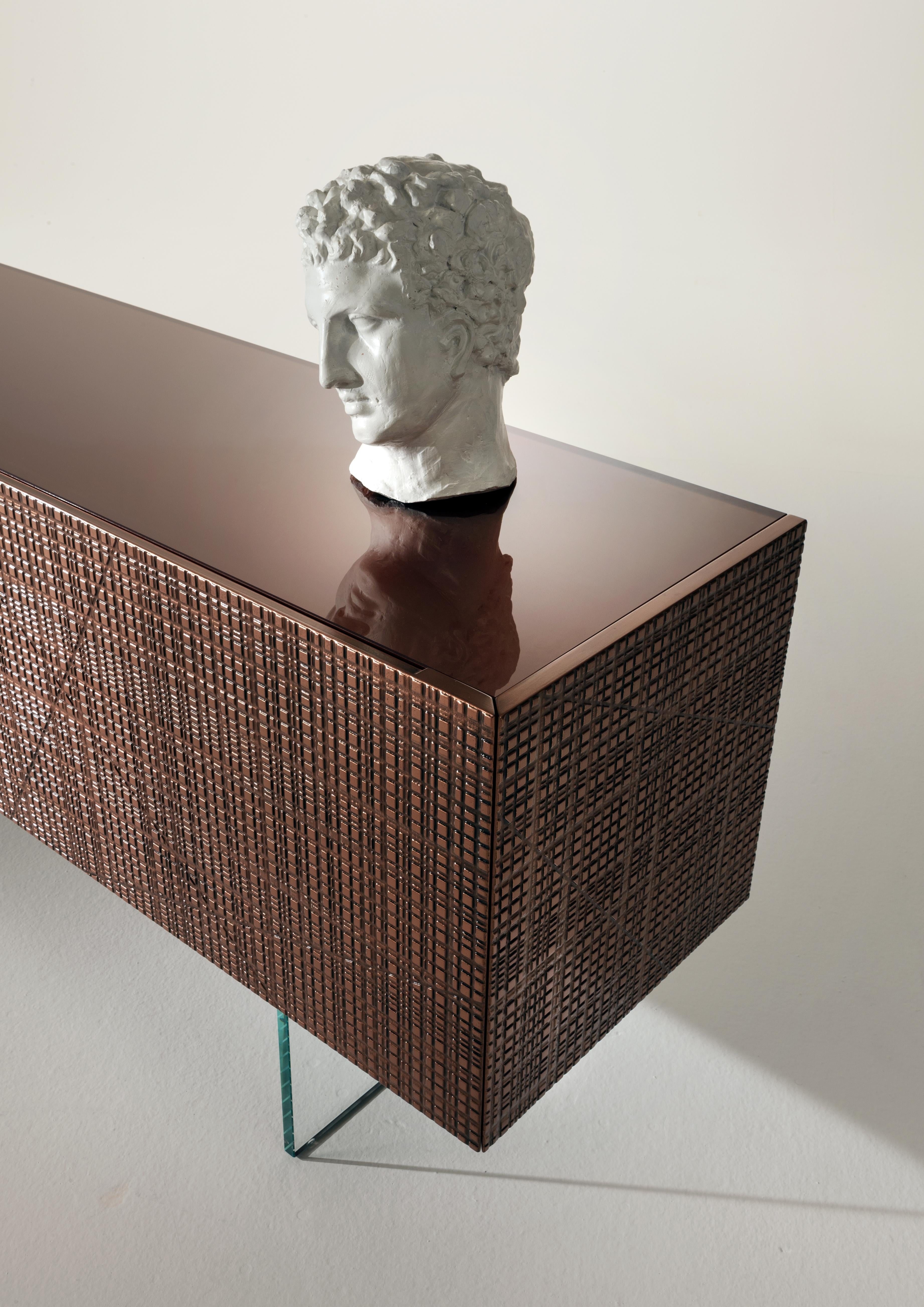 https://a.1stdibscdn.com/laurameroni-limited-edition-maxima-sideboard-in-burnished-copper-liquid-metal-for-sale-picture-4/f_52792/f_243616721625066161739/laurameroni_bd51_maxima_sideboard_04_master.jpg