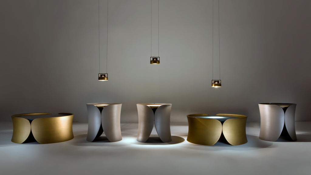 https://a.1stdibscdn.com/laurameroni-hugs-rounded-low-table-in-raptor-liquid-metal-for-sale-picture-6/f_52792/f_309880321774434317471/laurameroni_hugs_low_tables_hd_03_master.jpg