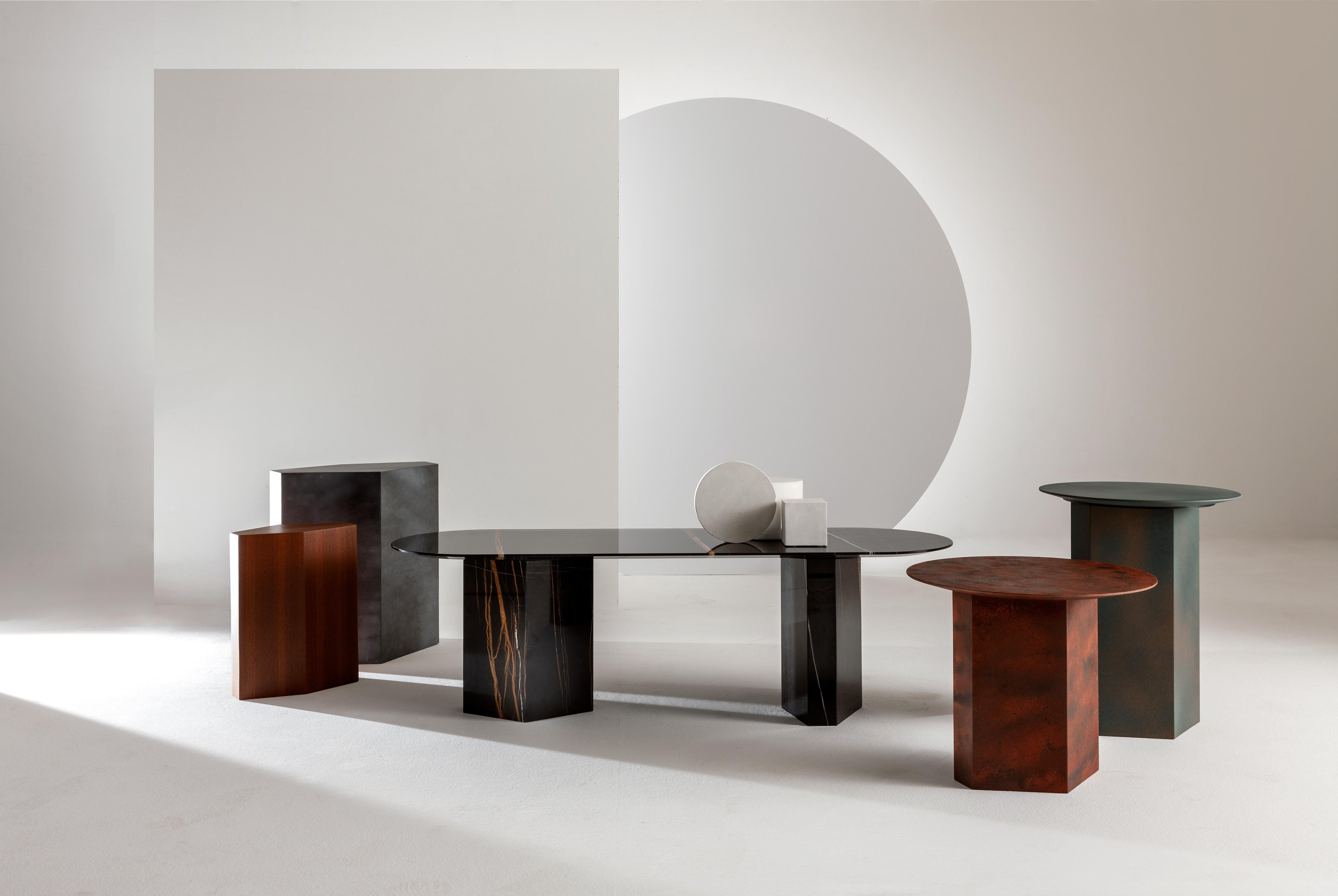 https://a.1stdibscdn.com/laurameroni-imperfetto-coffee-tables-set-in-custom-materials-for-sale-picture-2/f_52792/f_346431521686128482985/laurameroni_imperfetto_custom_low_tables_01_master.jpg