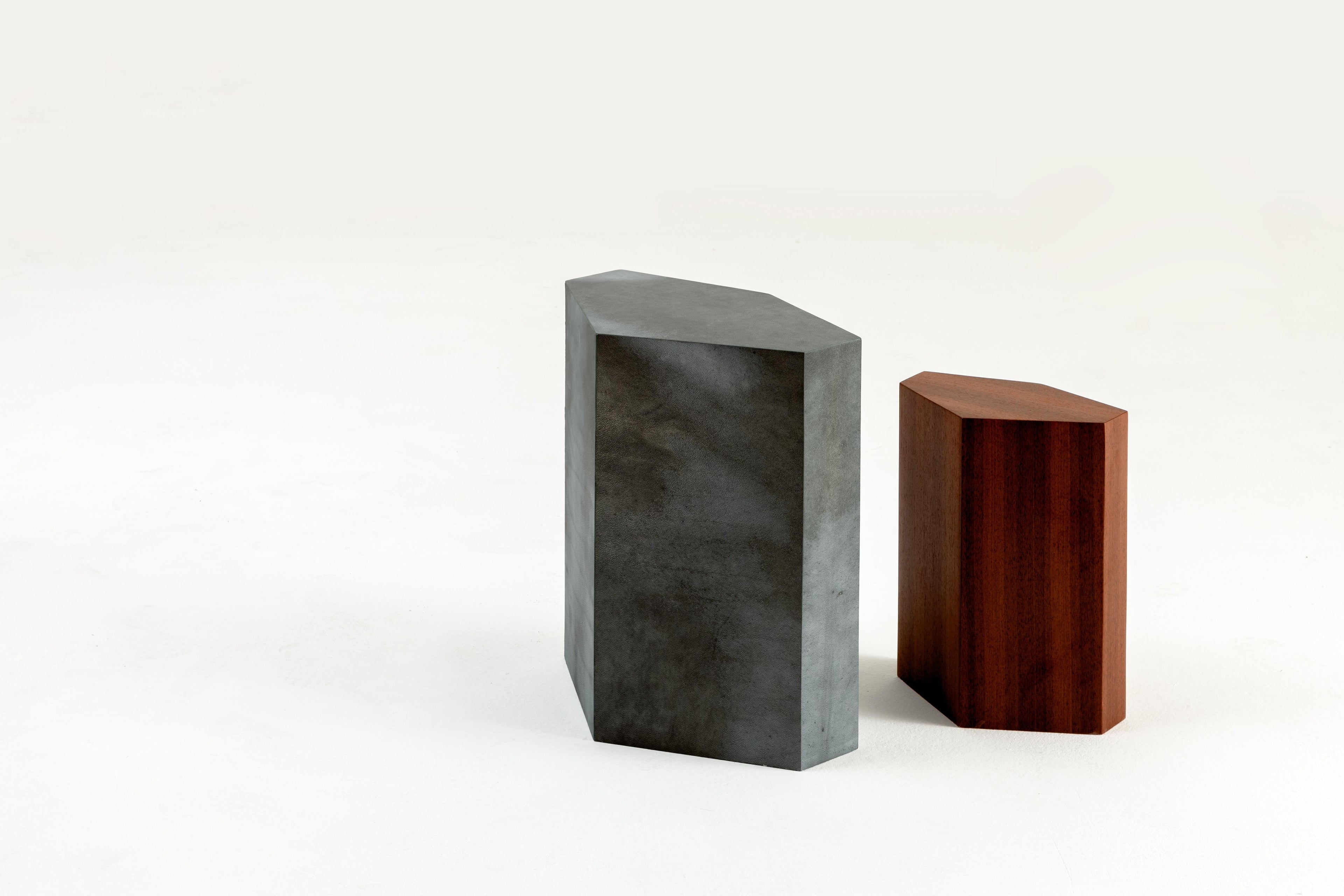 https://a.1stdibscdn.com/laurameroni-imperfetto-coffee-tables-set-in-custom-materials-for-sale-picture-5/f_52792/f_346431521686128479806/laurameroni_imperfetto_custom_low_tables_04_master.jpg