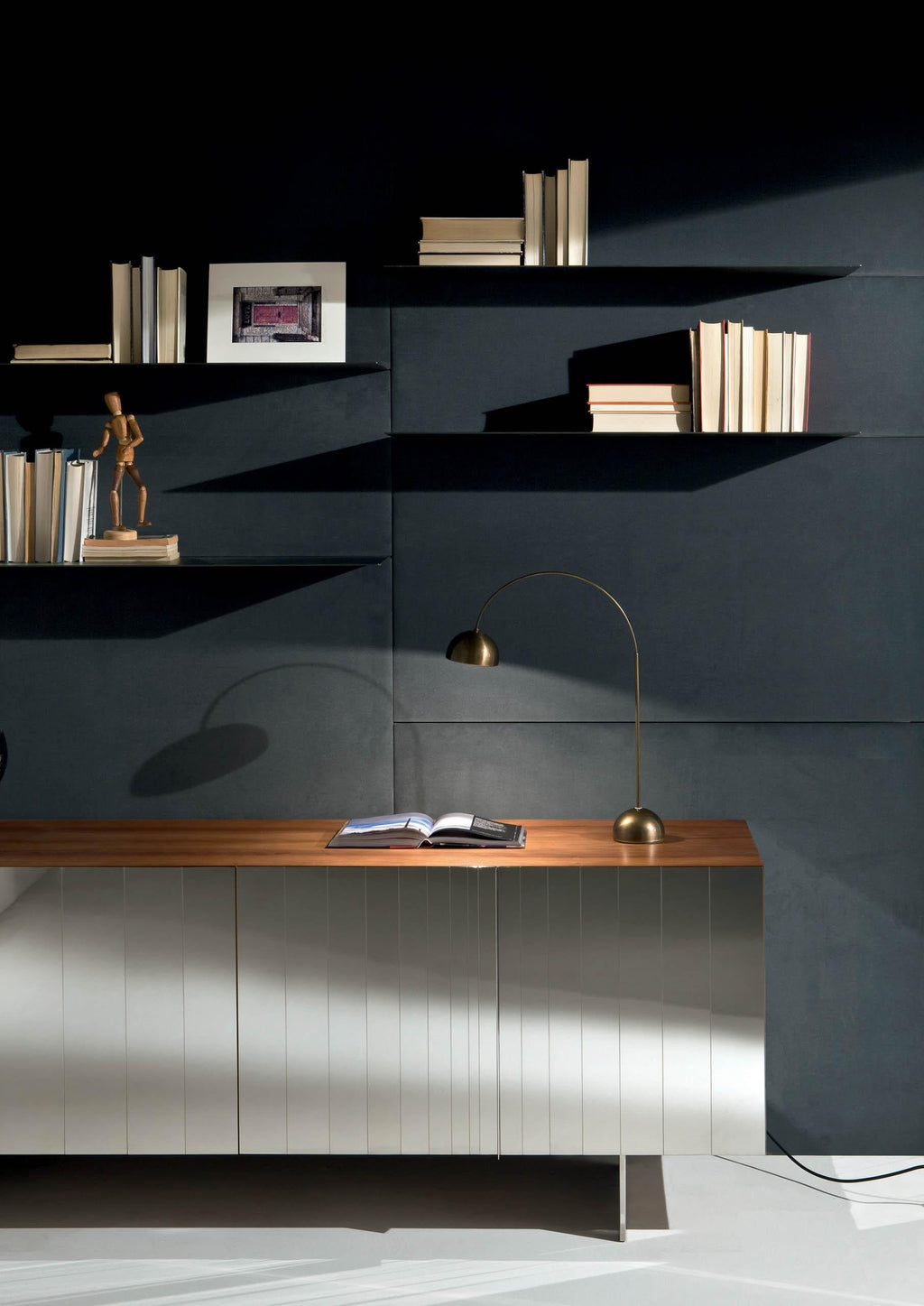 https://a.1stdibscdn.com/laurameroni-stars-modern-low-sideboard-in-polished-steel-by-bartoli-design-for-sale-picture-4/f_52792/f_235558021619602924321/laurameroni_low_metal_sideboard_02_master.jpg