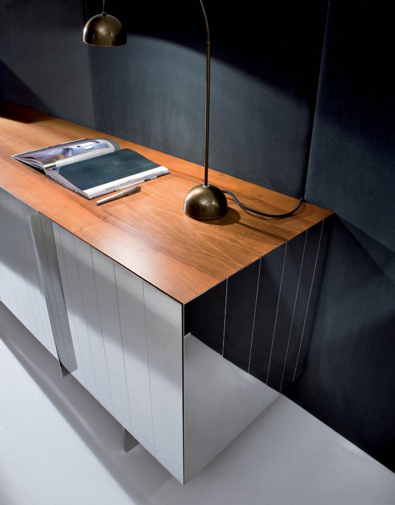 https://a.1stdibscdn.com/laurameroni-stars-modern-low-sideboard-in-polished-steel-by-bartoli-design-for-sale-picture-3/f_52792/f_235558021619602298078/laurameroni_low_metal_sideboard_03_master.jpg