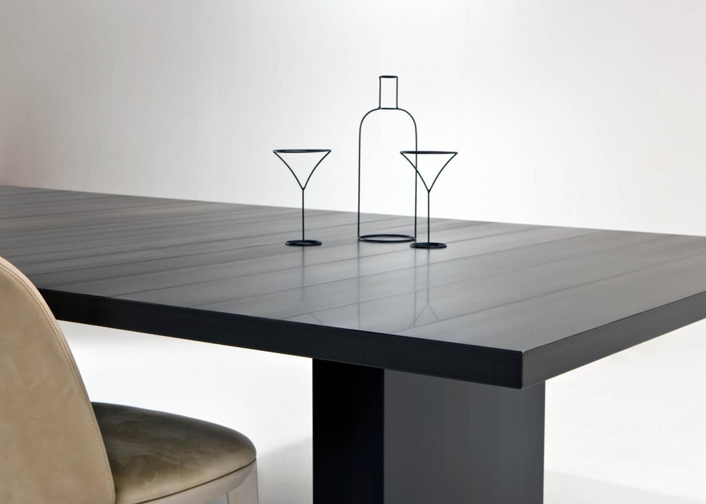 https://a.1stdibscdn.com/laurameroni-st-51-m-rectangular-metal-dining-table-in-black-iron-cenere-for-sale-picture-2/f_52792/f_235846421619769785495/laurameroni_metal_stars_table_01_master.jpg