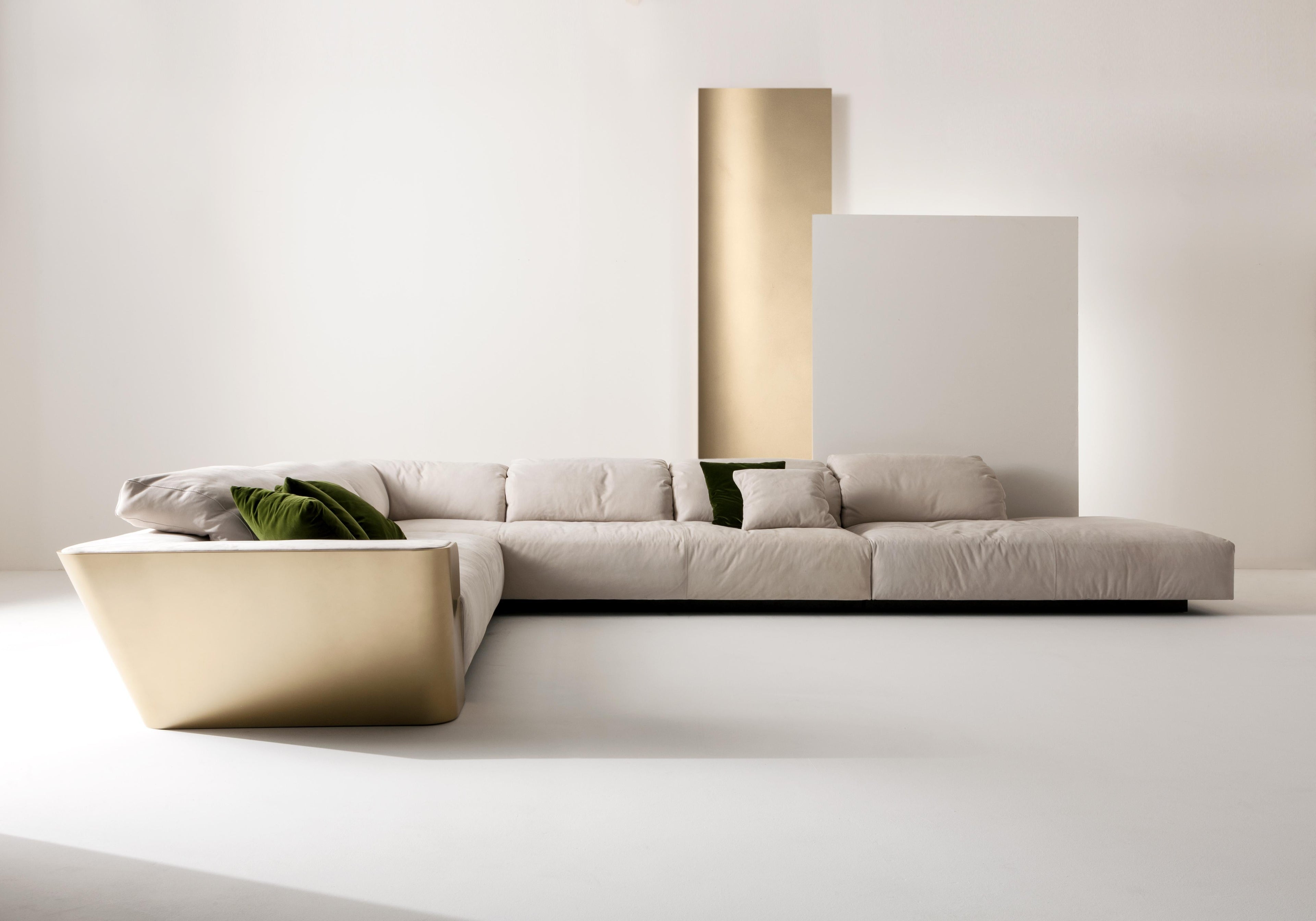 https://a.1stdibscdn.com/laurameroni-metropol-minimal-sofa-in-leather-and-wood-by-cesare-arosio-for-sale-picture-6/f_52792/f_235707121619688931540/laurameroni_metropol_sofa_11_master.jpg