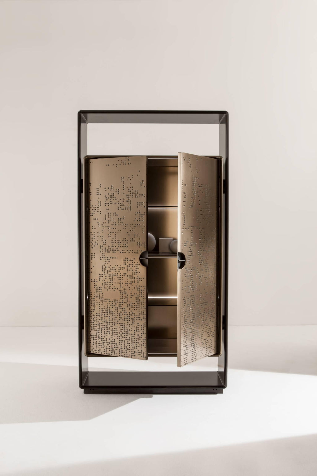 https://a.1stdibscdn.com/laurameroni-talento-unlimited-modern-tall-cabinet-in-bronze-liquid-metal-for-sale-picture-2/f_52792/f_192177321590488535410/laurameroni_talento_unlimited_03_master.jpg