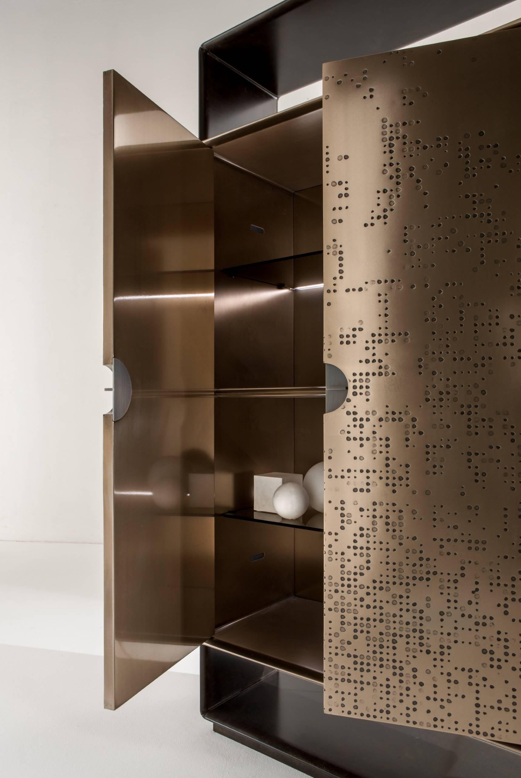 https://a.1stdibscdn.com/laurameroni-talento-unlimited-modern-tall-cabinet-in-bronze-liquid-metal-for-sale-picture-5/f_52792/f_192177321590488544944/laurameroni_talento_unlimited_06_master.jpg