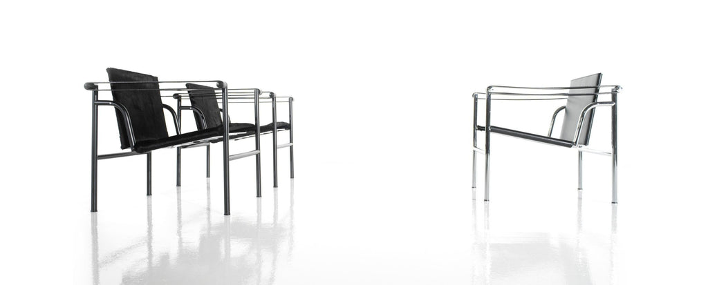 https://a.1stdibscdn.com/set-of-two-lc1-chairs-by-le-corbusier-jeanneret-charlotte-perriand-by-cassina-for-sale-picture-9/f_14272/f_311093821667382558139/lc1_10_master.jpg
