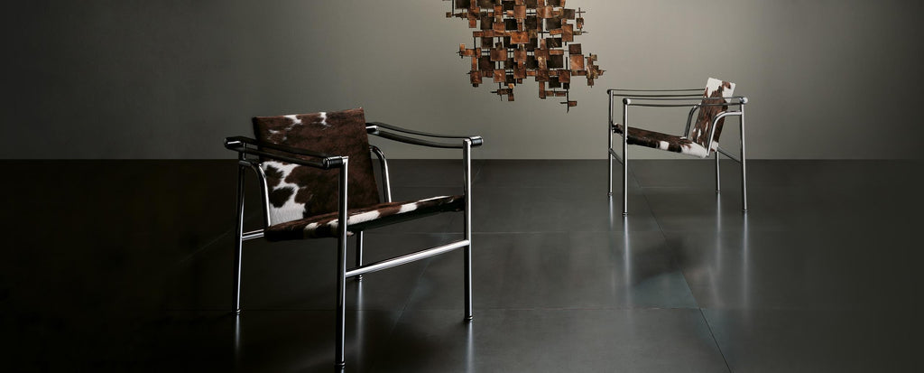 https://a.1stdibscdn.com/set-of-two-lc1-chairs-by-le-corbusier-jeanneret-charlotte-perriand-by-cassina-for-sale-picture-7/f_14272/f_311093821667382556520/lc1_3_master.jpg