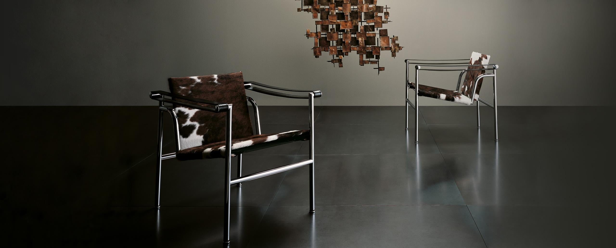 https://a.1stdibscdn.com/set-of-two-lc1-chairs-by-le-corbusier-jeanneret-charlotte-perriand-by-cassina-for-sale-picture-7/f_14272/f_311093821667382556520/lc1_3_master.jpg