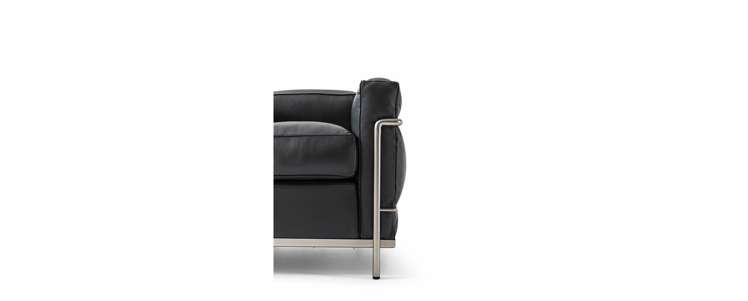 https://a.1stdibscdn.com/le-corbusier-jeanneret-charlotte-perriand-lc3-fauteuil-by-cassina-for-sale-picture-4/f_14272/f_470814721760690025064/lc2_durable_16_master.jpg