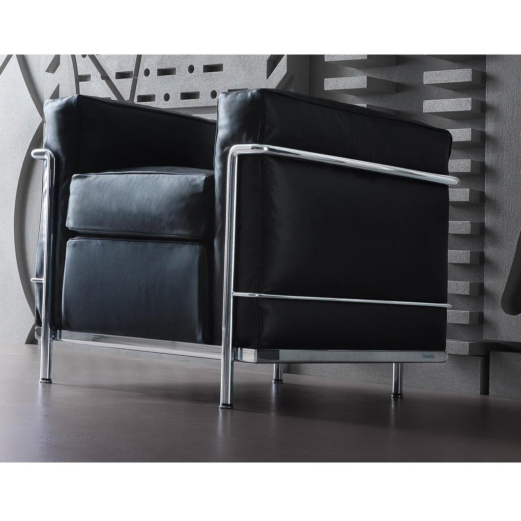 https://a.1stdibscdn.com/le-corbusier-p-jeanneret-charlotte-perriand-lc2-poltrona-armchair-by-cassina-for-sale-picture-2/f_14272/f_302953521662460276364/lc2_gallery_01_0_master.jpg