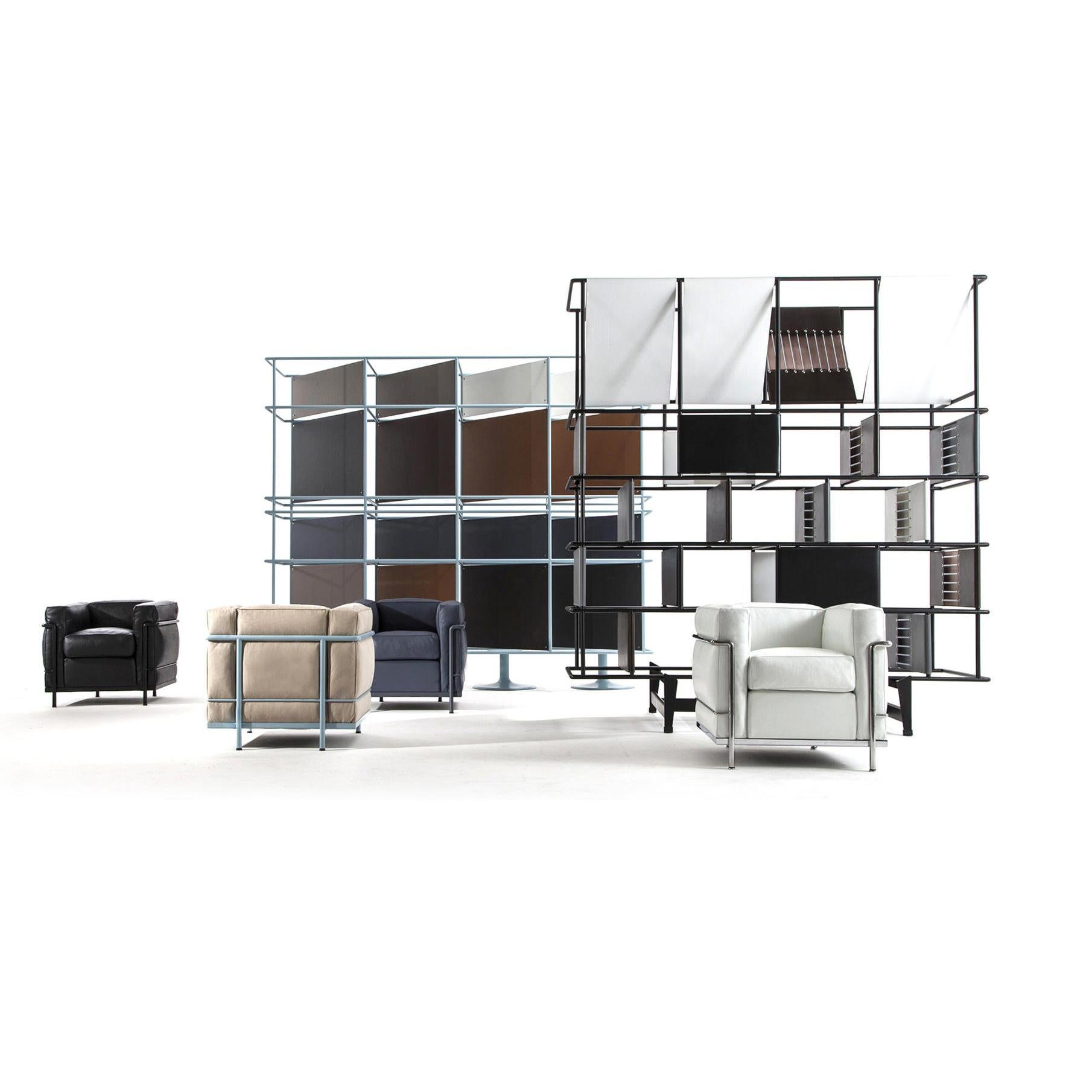 https://a.1stdibscdn.com/le-corbusier-p-jeanneret-charlotte-perriand-lc2-poltrona-armchair-by-cassina-for-sale-picture-4/f_14272/f_302953521662460276953/lc2_gallery_14_0_master.jpg