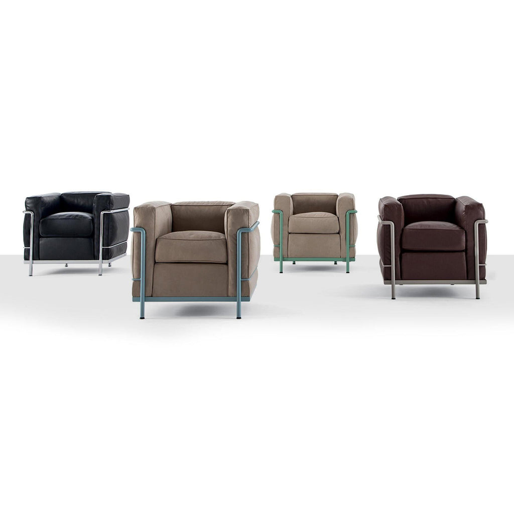 https://a.1stdibscdn.com/le-corbusier-p-jeanneret-charlotte-perriand-lc2-poltrona-armchair-by-cassina-for-sale-picture-6/f_14272/f_302953521662460277476/lc2_gallery_17_master.jpg
