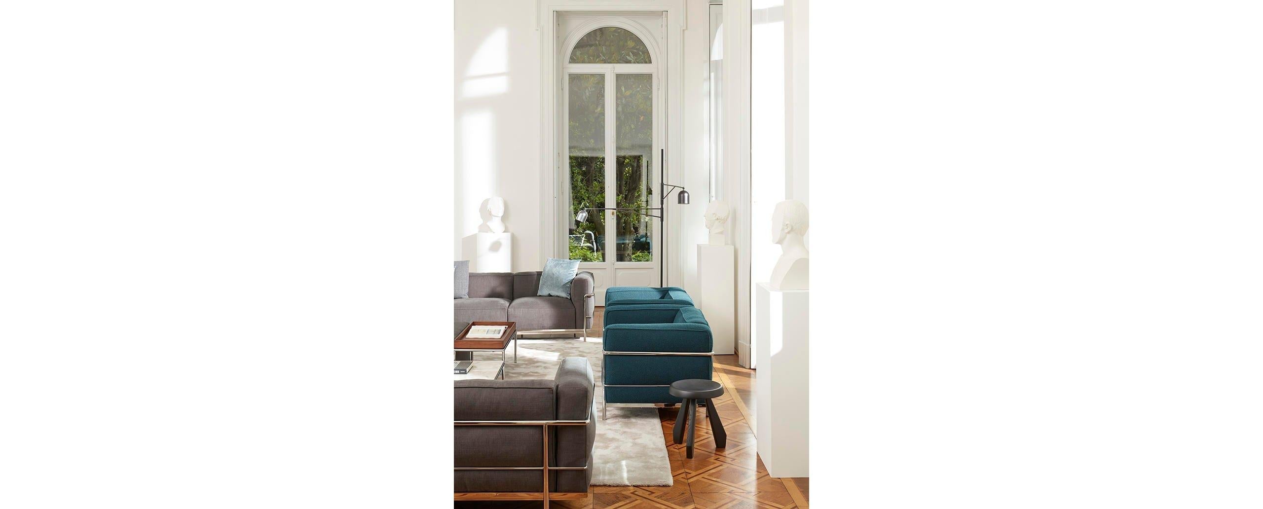 https://a.1stdibscdn.com/le-corbusier-jeanneret-charlotte-perriand-lc3-fauteuil-by-cassina-for-sale-picture-7/f_14272/f_324913321675078930239/lc3_durable_2_master.jpg