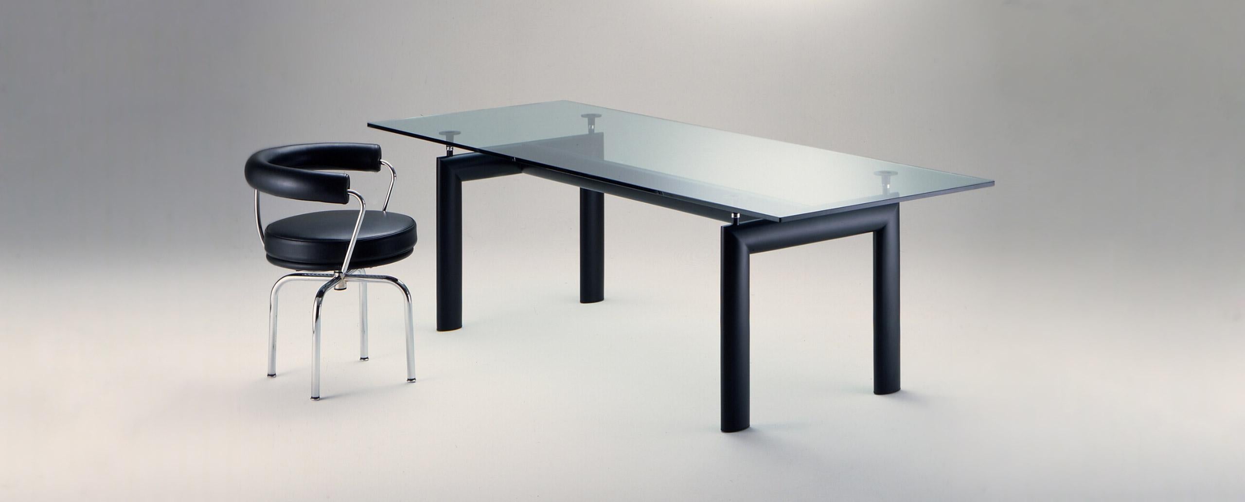 https://a.1stdibscdn.com/le-corbusier-pierre-jeanneret-charlotte-perriand-lc6-table-by-cassina-for-sale-picture-3/f_14272/f_379304621705154992918/lc6_4_master.jpg