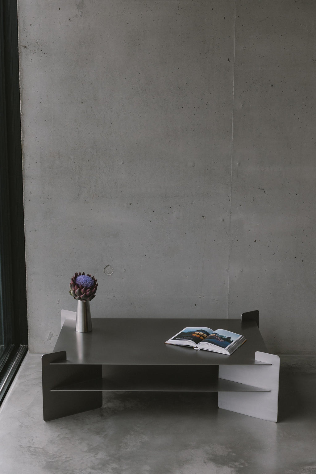https://a.1stdibscdn.com/bali-stainless-steel-coffee-table-by-zincutec-for-sale-picture-2/f_12192/f_486226321770058832159/lead_picture__master.jpg