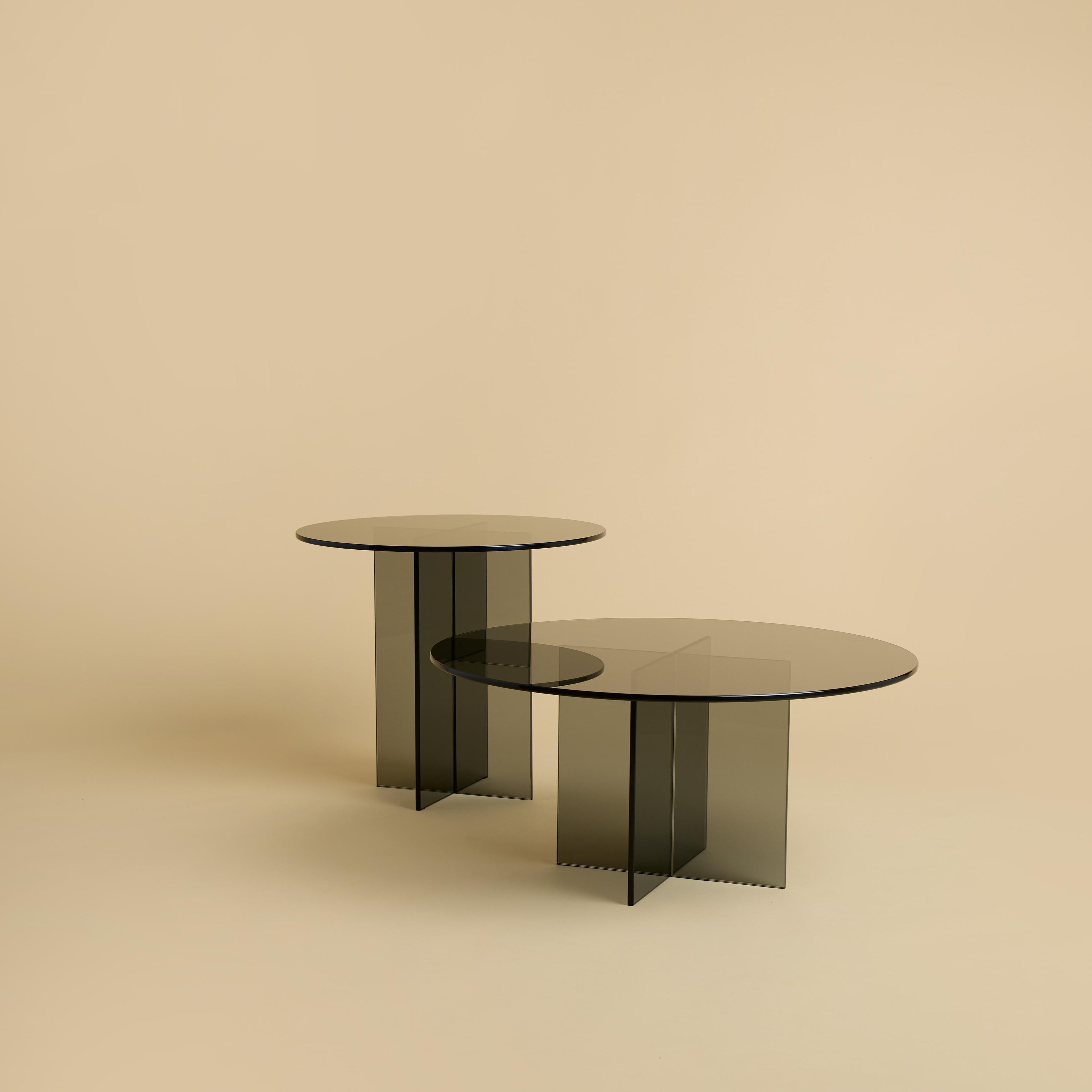 https://a.1stdibscdn.com/smoked-glass-coffee-table-made-in-italy-for-sale-picture-4/f_80972/f_348889721687418132097/lebanto_01_04_230137_master.jpg