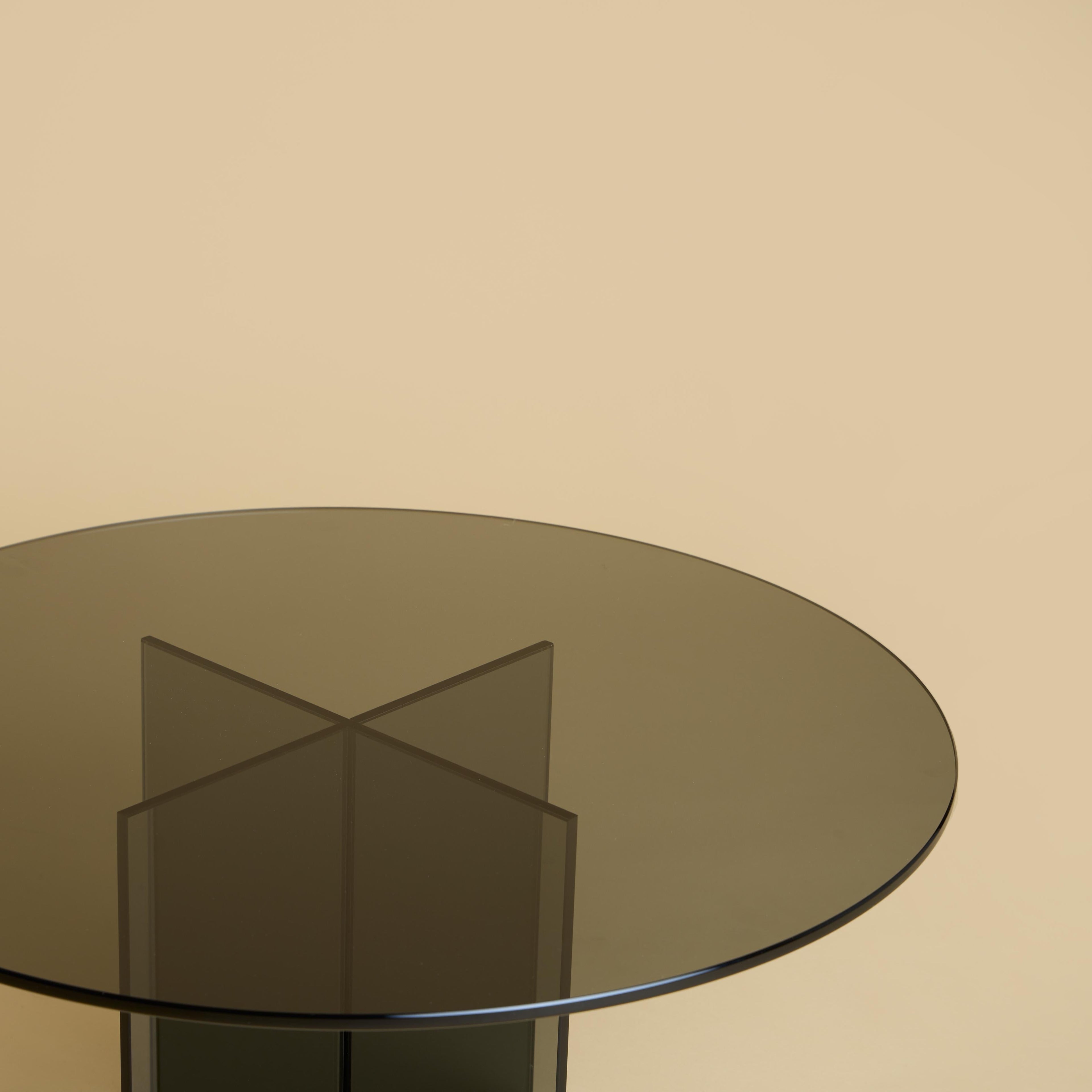https://a.1stdibscdn.com/smoked-glass-coffee-table-made-in-italy-for-sale-picture-2/f_80972/f_348889721687418065119/lebanto_01_04_230275_master.jpg