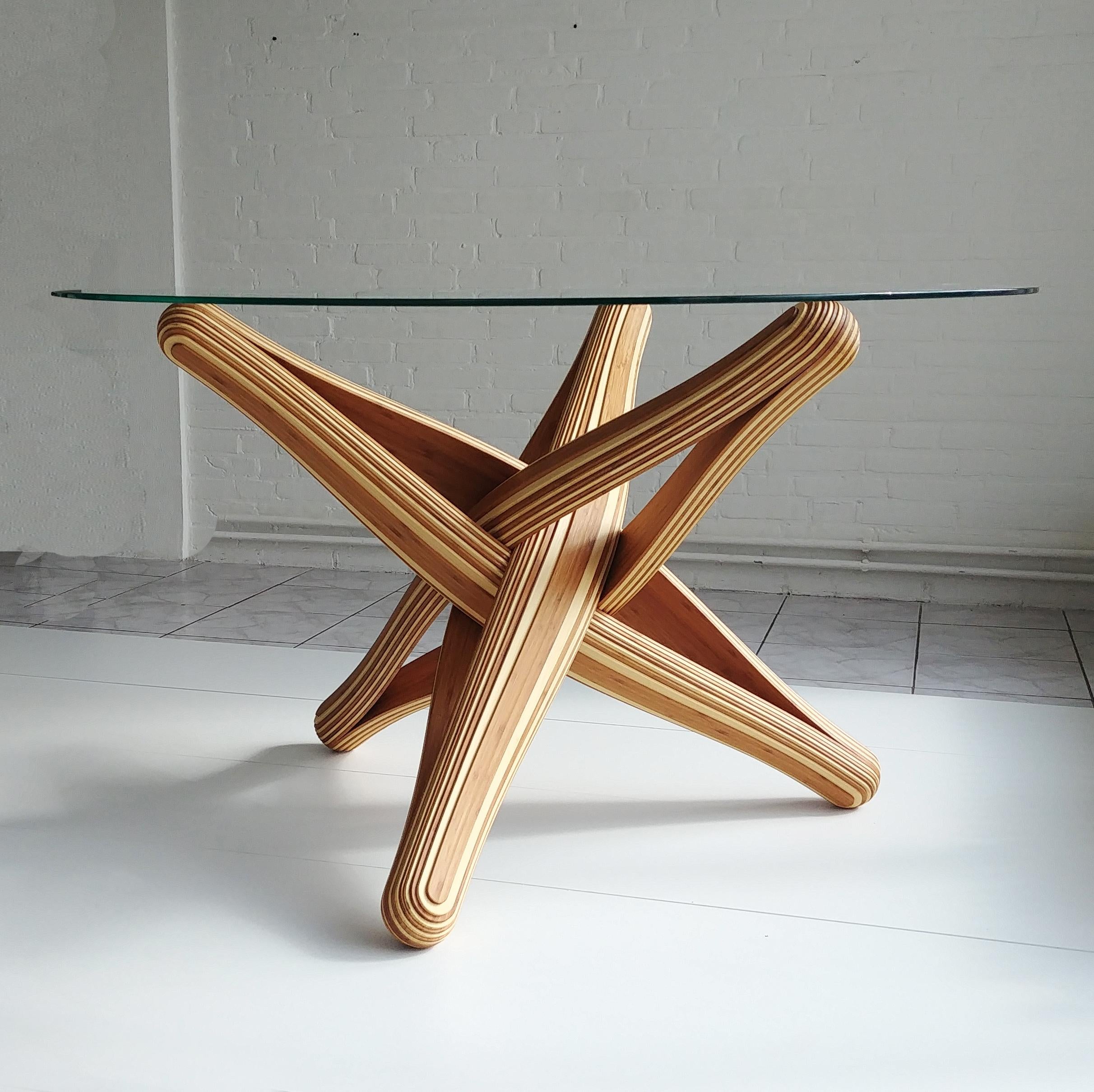 https://a.1stdibscdn.com/lock-d-sculptural-bamboo-dining-table-base-for-sale-picture-7/f_60952/f_270451421643024280282/lock_diner_caramel_naturel_03_master.jpg