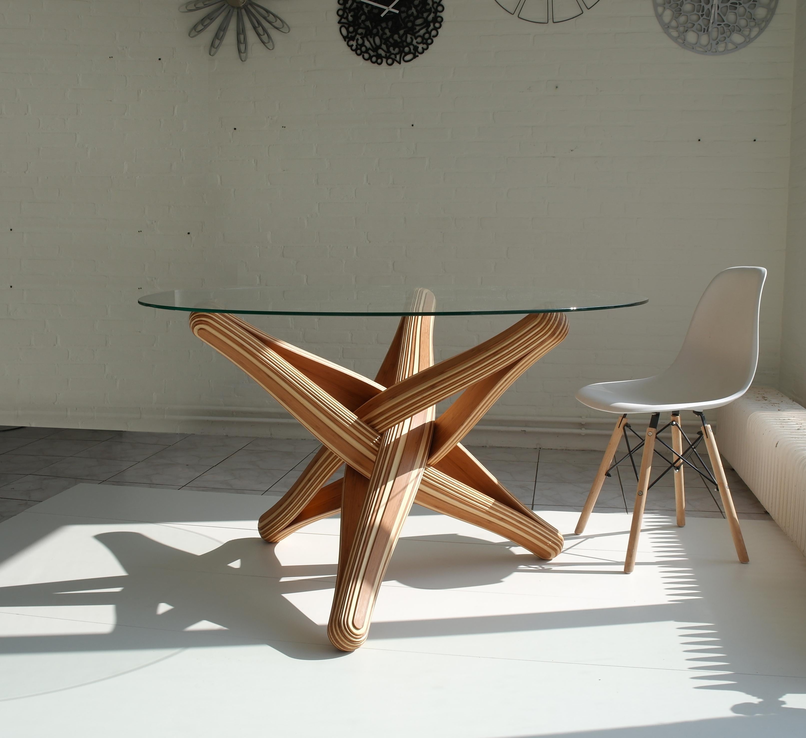 https://a.1stdibscdn.com/lock-d-sculptural-bamboo-dining-table-base-for-sale-picture-9/f_60952/f_270451421643024317275/lock_diner_caramel_naturel_09_master.jpg